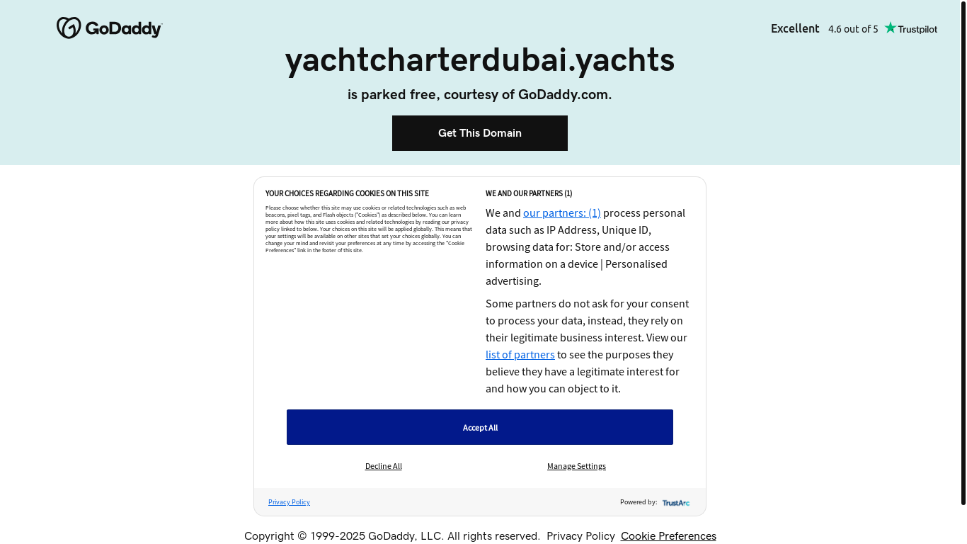 website screenshot of https://yachtcharterdubai.yachts/