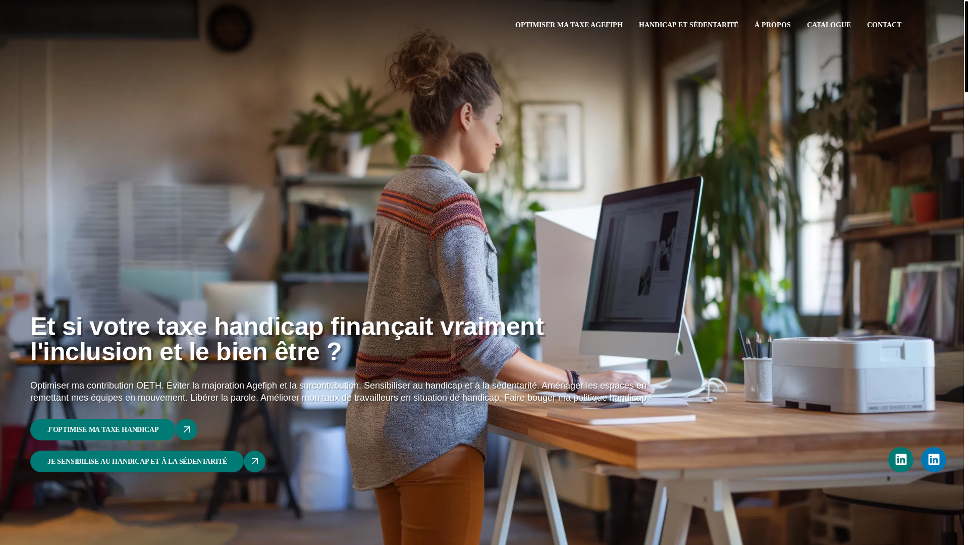 website screenshot of https://hellodisruptons.com/