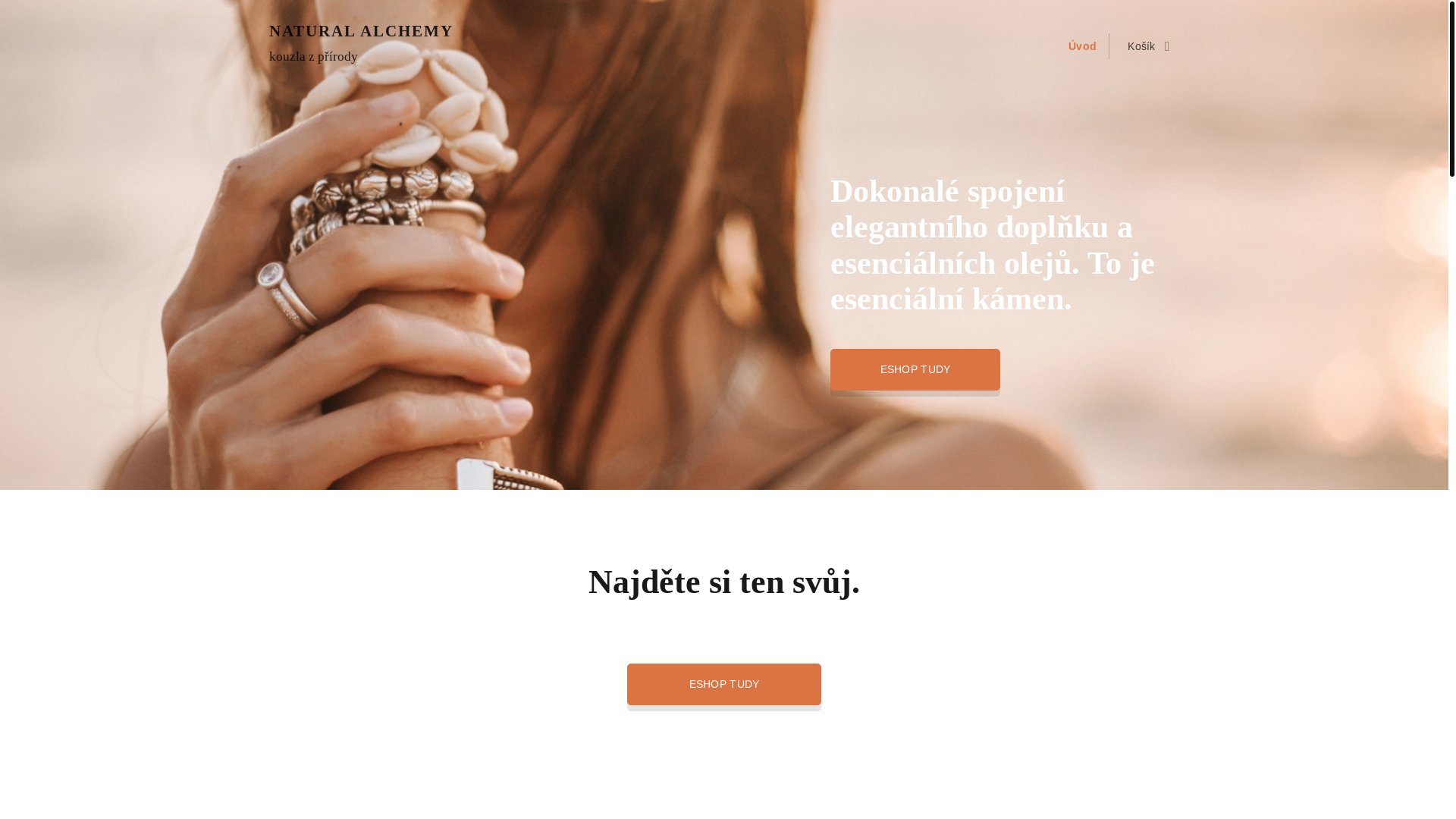website screenshot of https://cernamura.cz/