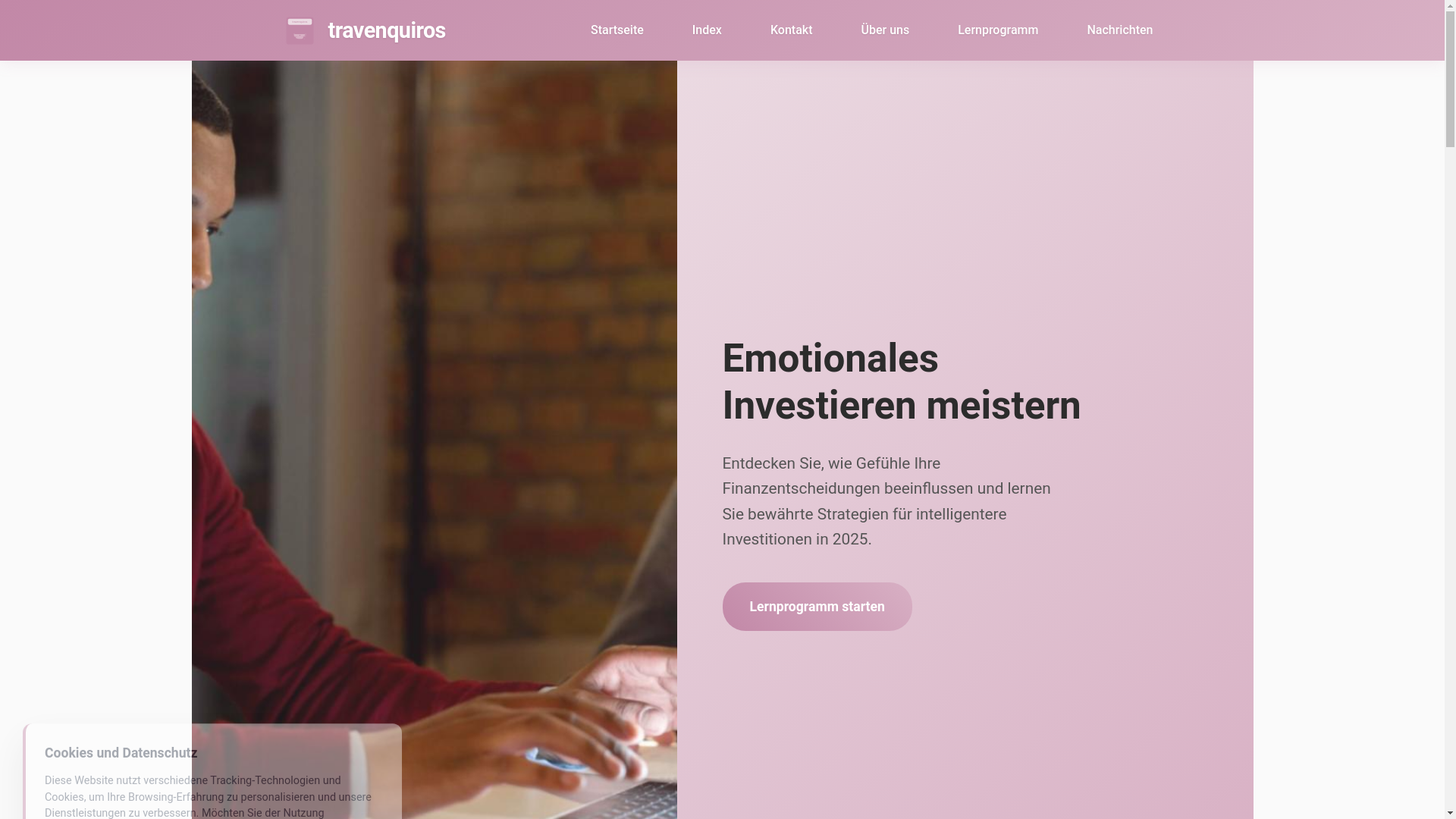 website screenshot of https://travenquiros.com/