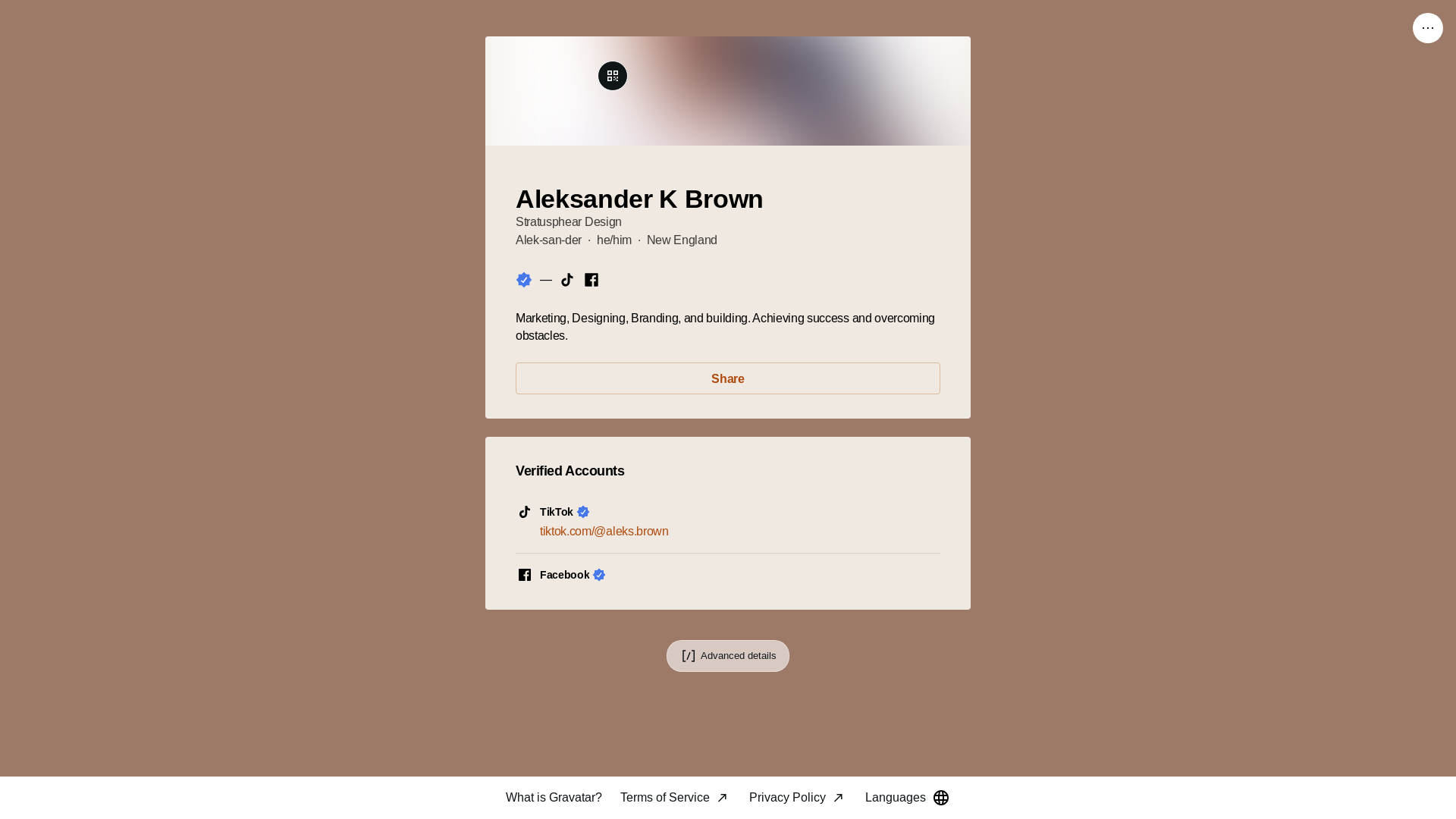 website screenshot of https://aleksanderkbrown.link/