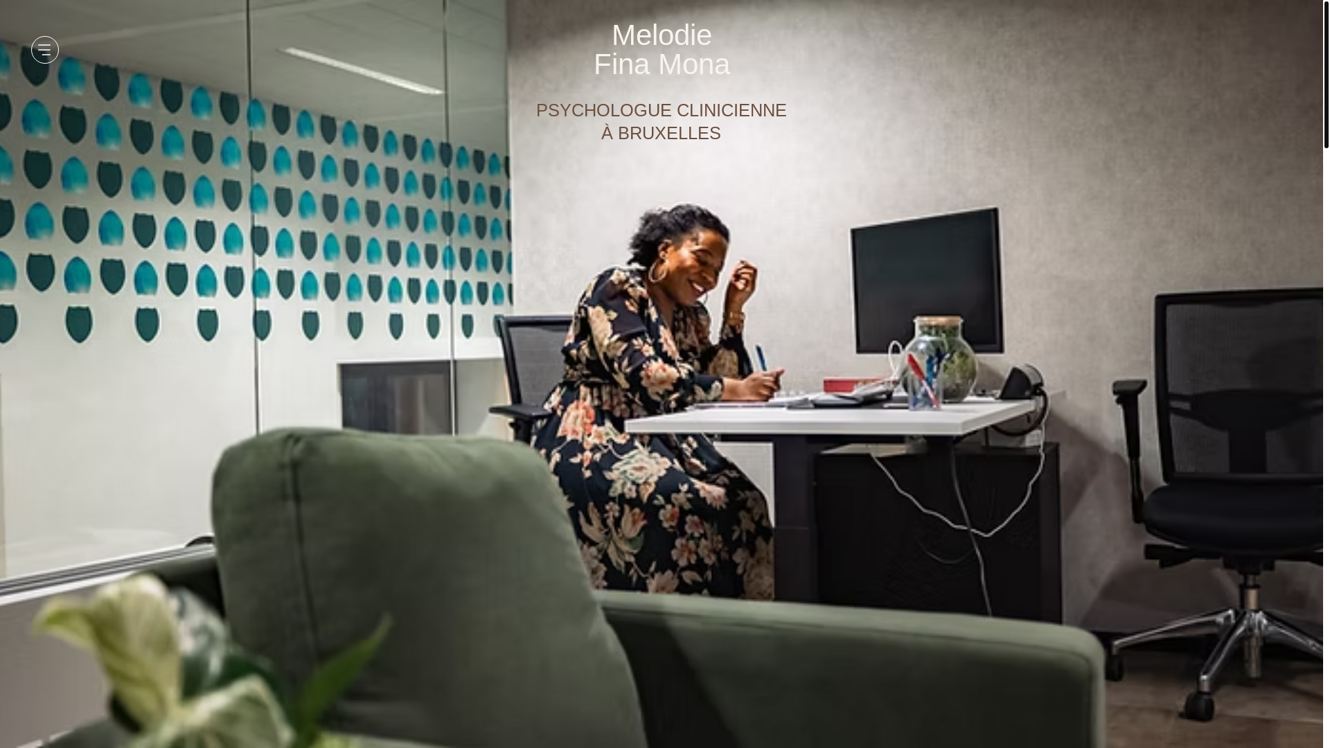 website screenshot of https://psyfinamona.com/