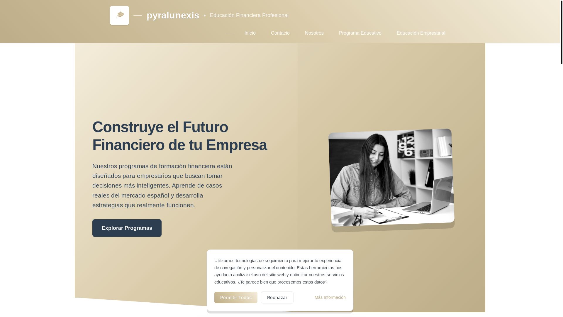 website screenshot of https://pyralunexis.com/