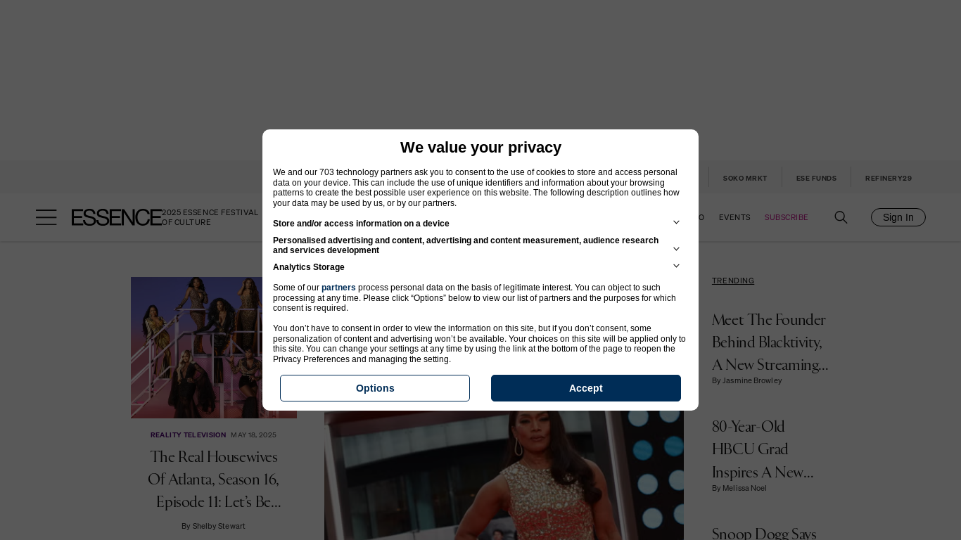website screenshot of https://www.essence.com/
