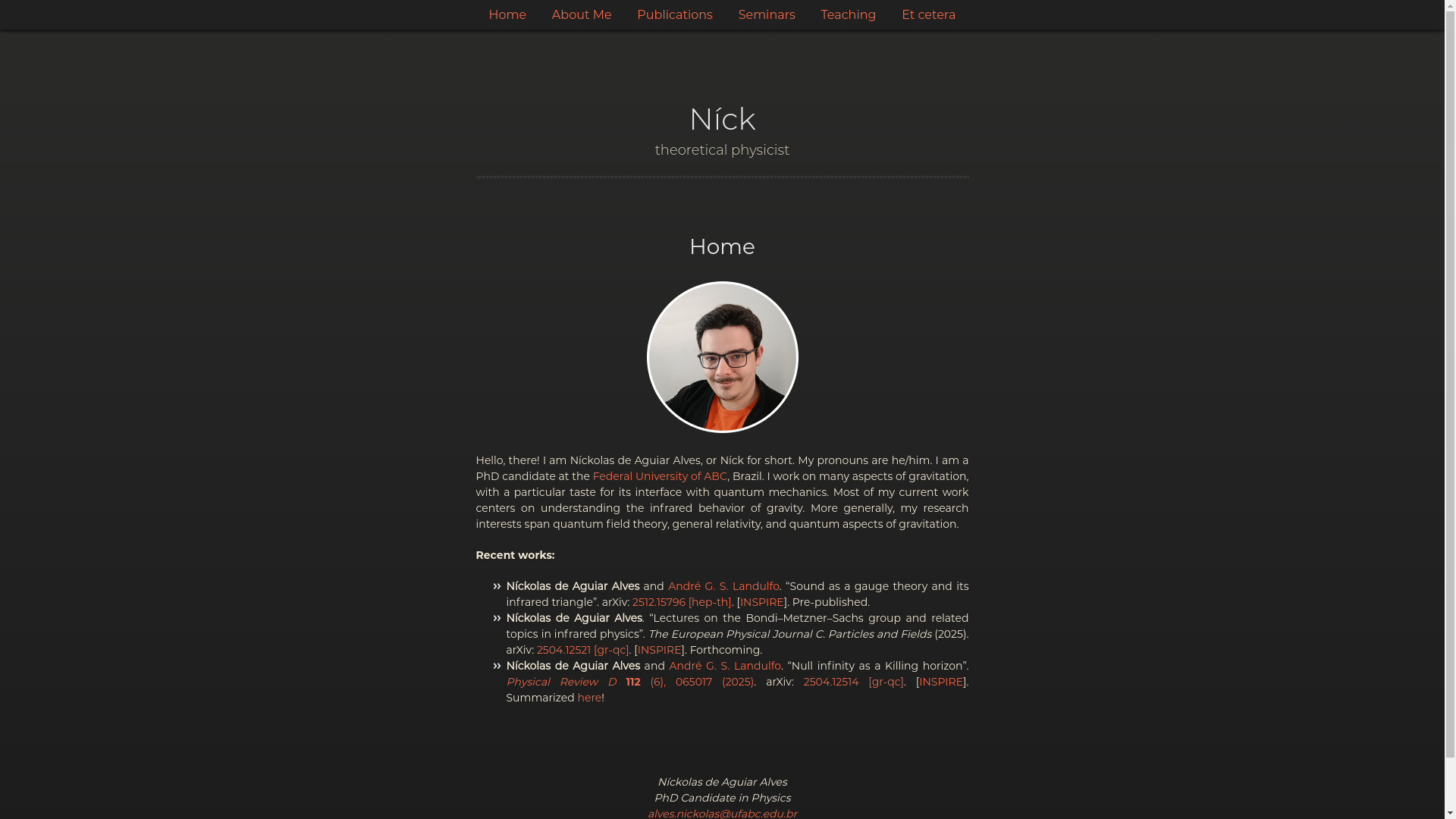 website screenshot of https://aguiaralves.com/