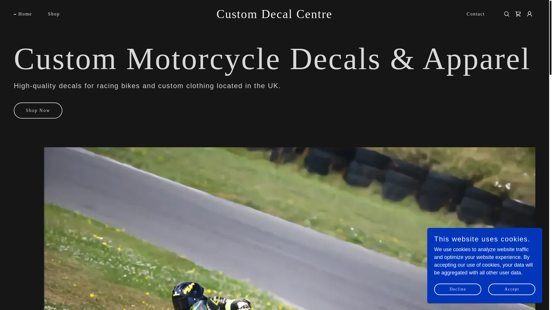 website screenshot of https://customdecalcentre.co.uk/