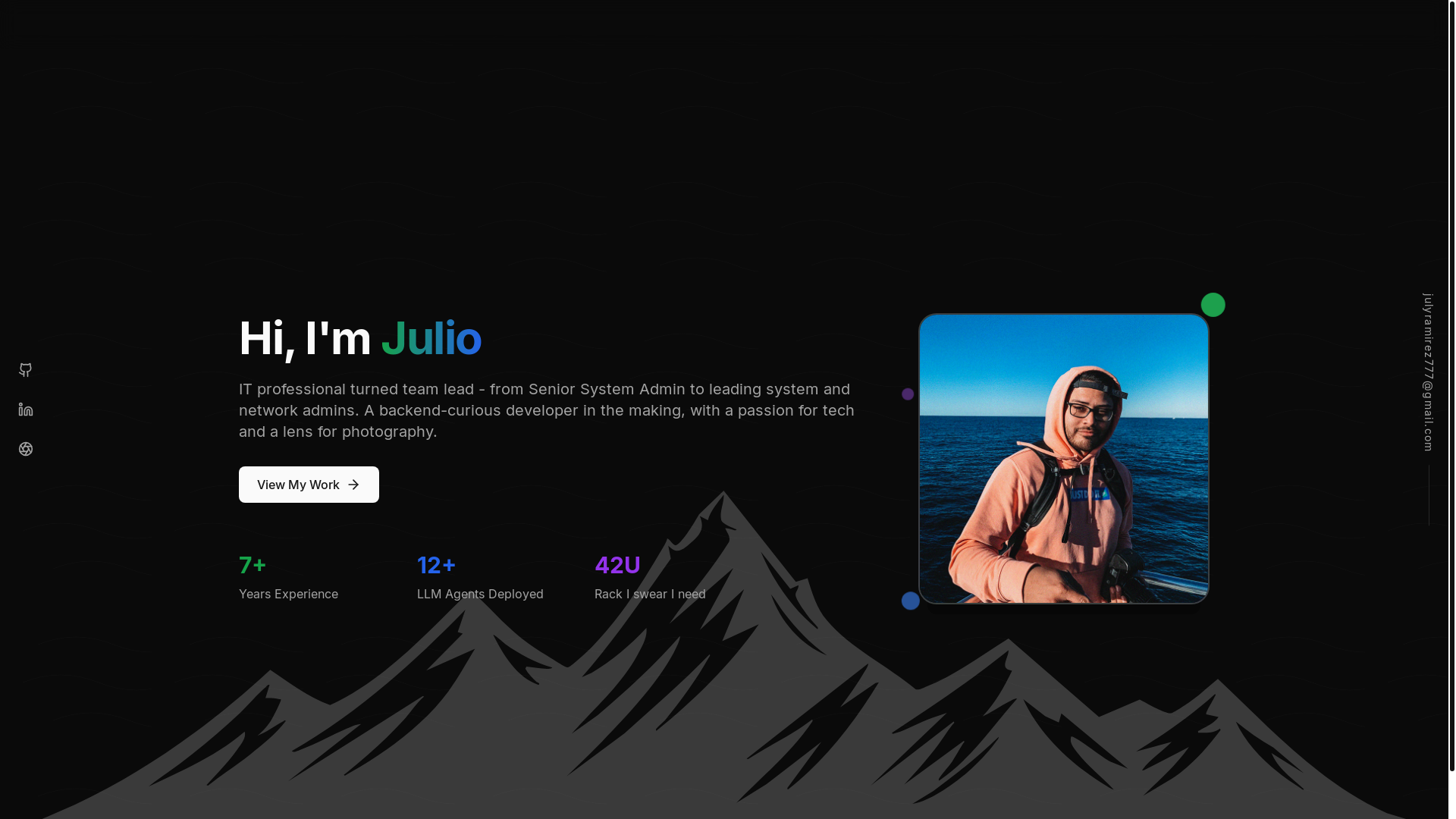 website screenshot of https://personal-portfolio-uvw.pages.dev/