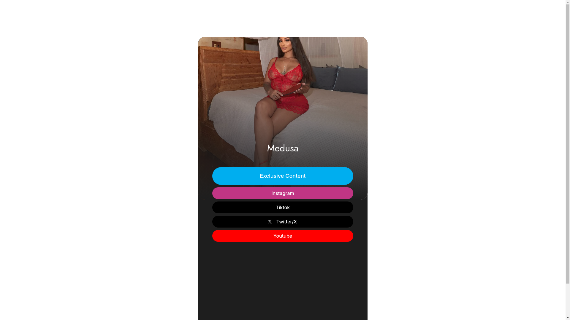 website screenshot of https://eroticmedusaofficial.com/