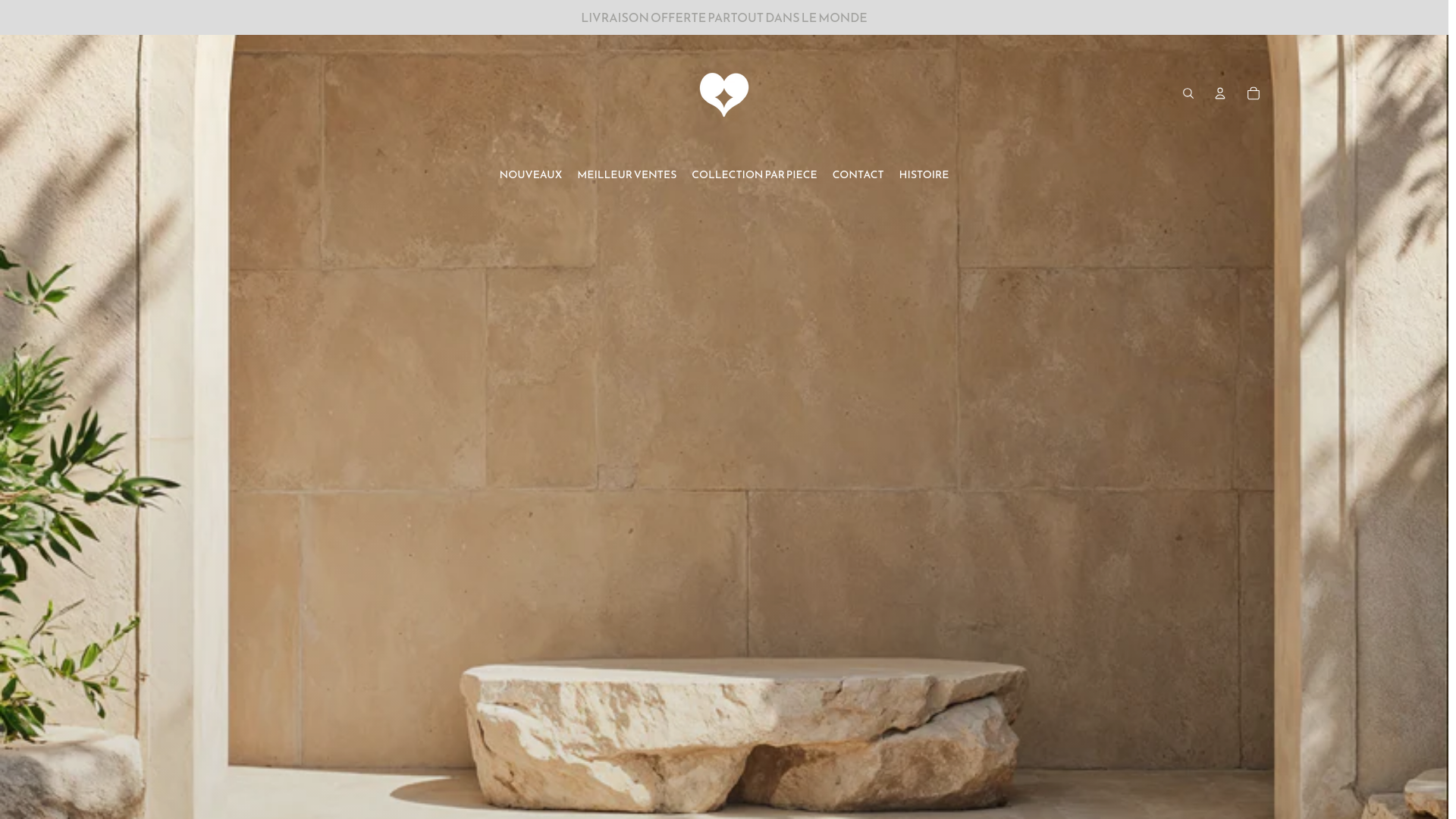 website screenshot of https://maisoncoeurparis.com/