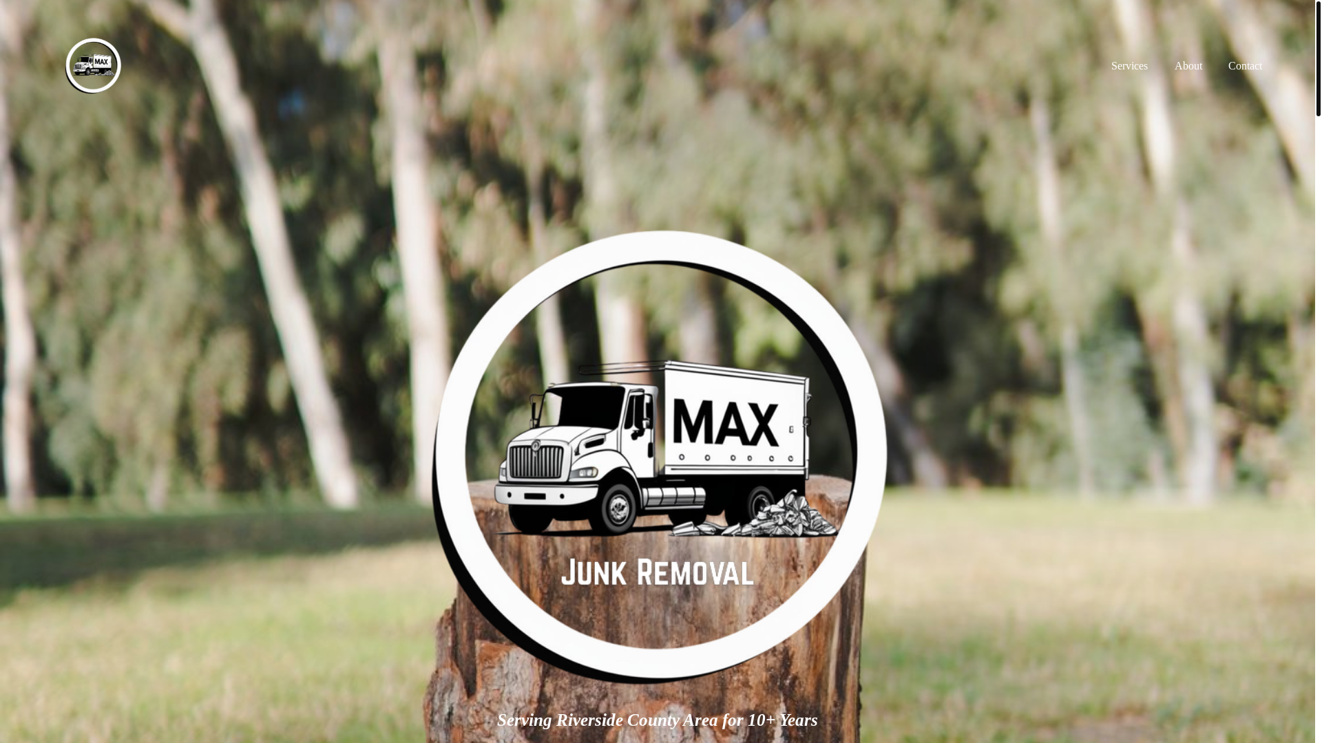 website screenshot of https://maxjunkremovalca.com/