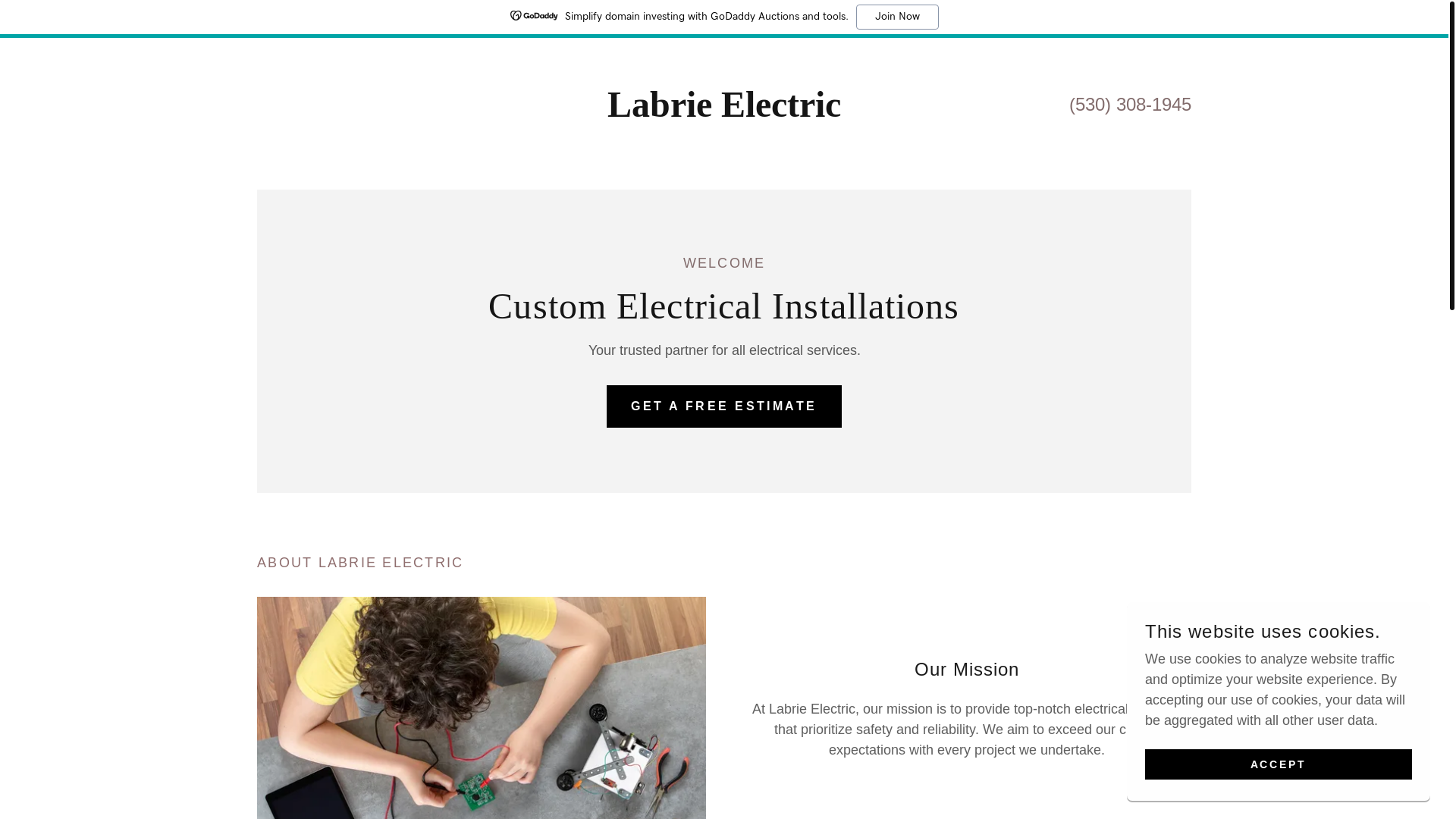 website screenshot of https://labrie-electric.com/