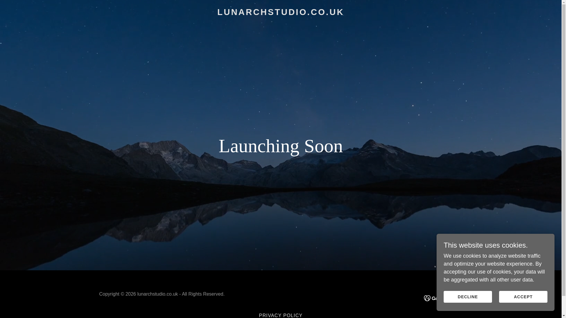 website screenshot of https://lunarchstudio.co.uk/