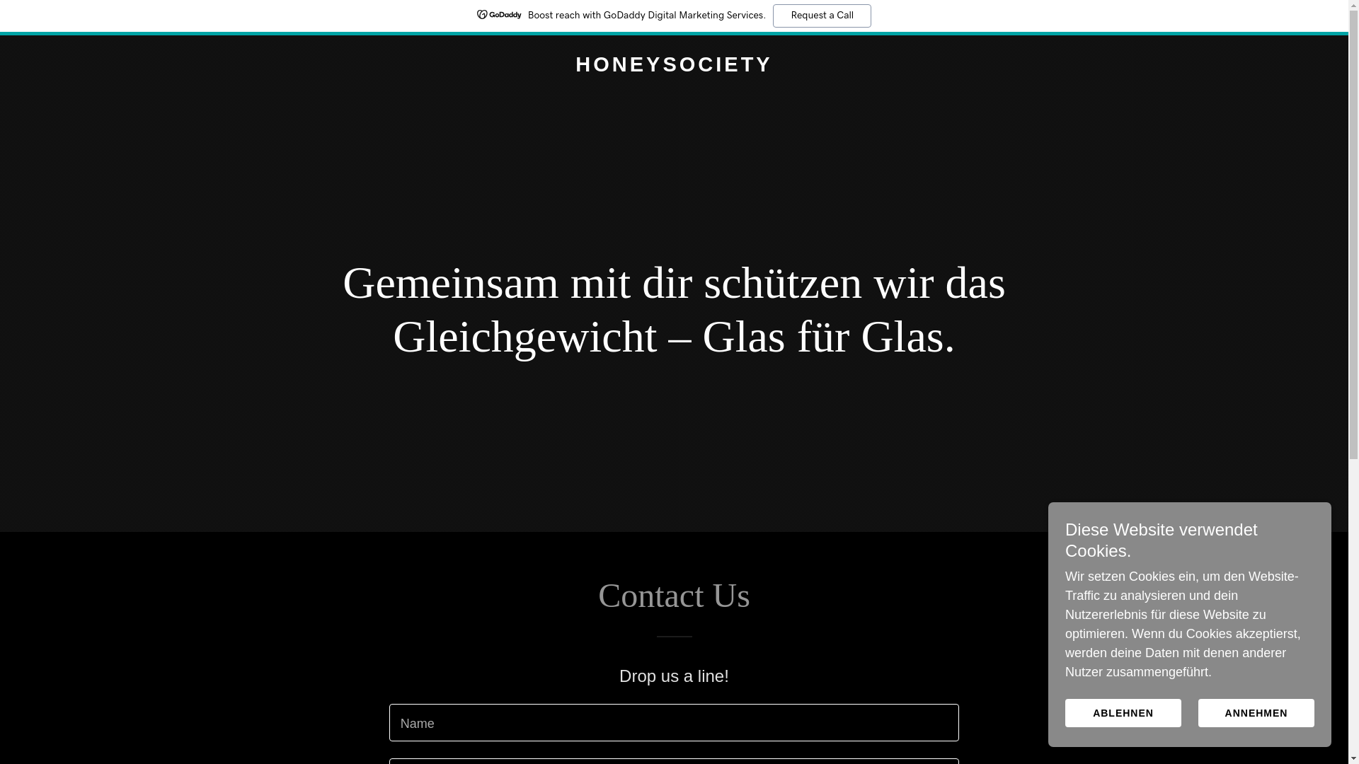 website screenshot of https://honeysociety.at/