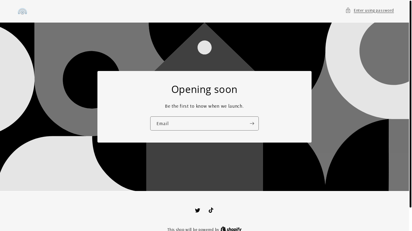 website screenshot of https://trendishack.store/