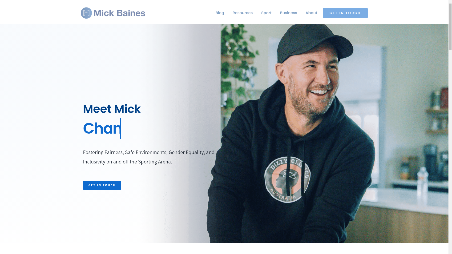 website screenshot of https://mickbaines.online/