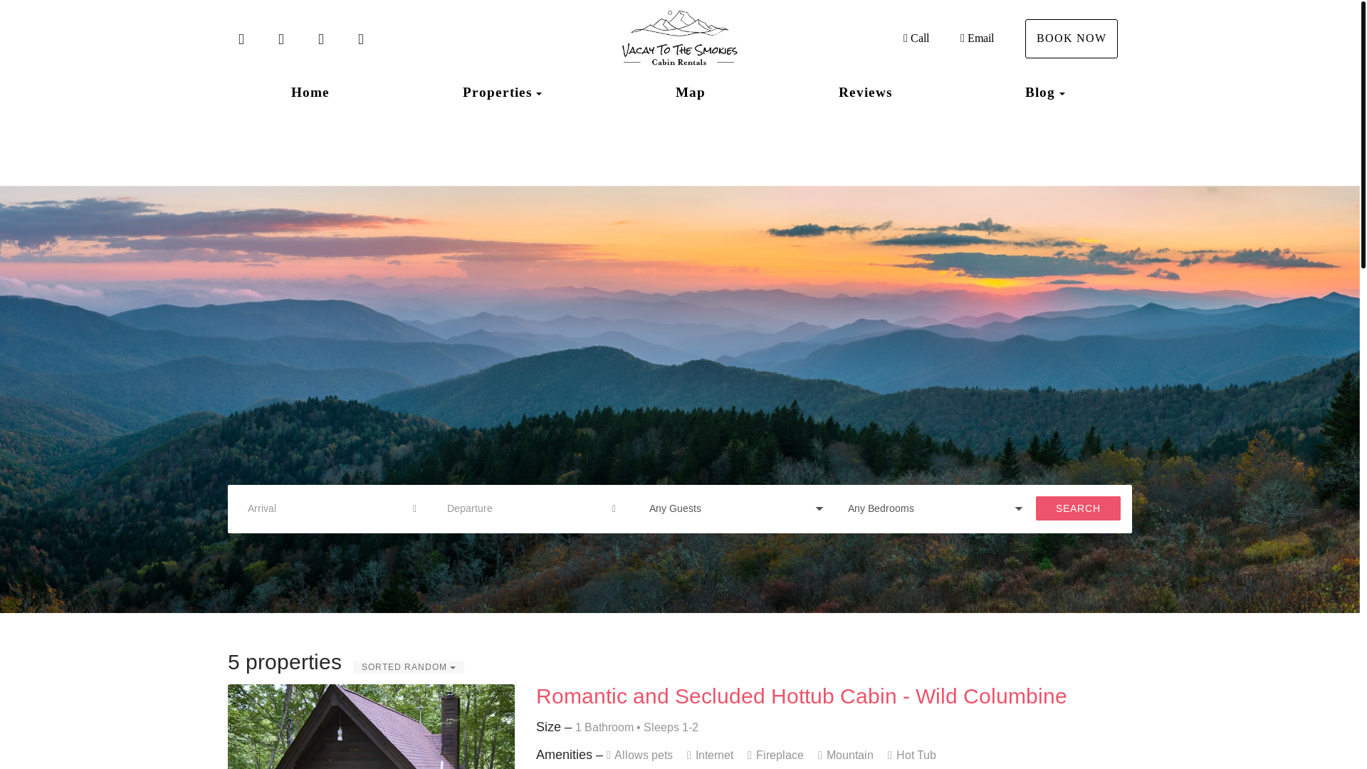 website screenshot of https://vacaycabinsinthesmokies.com/