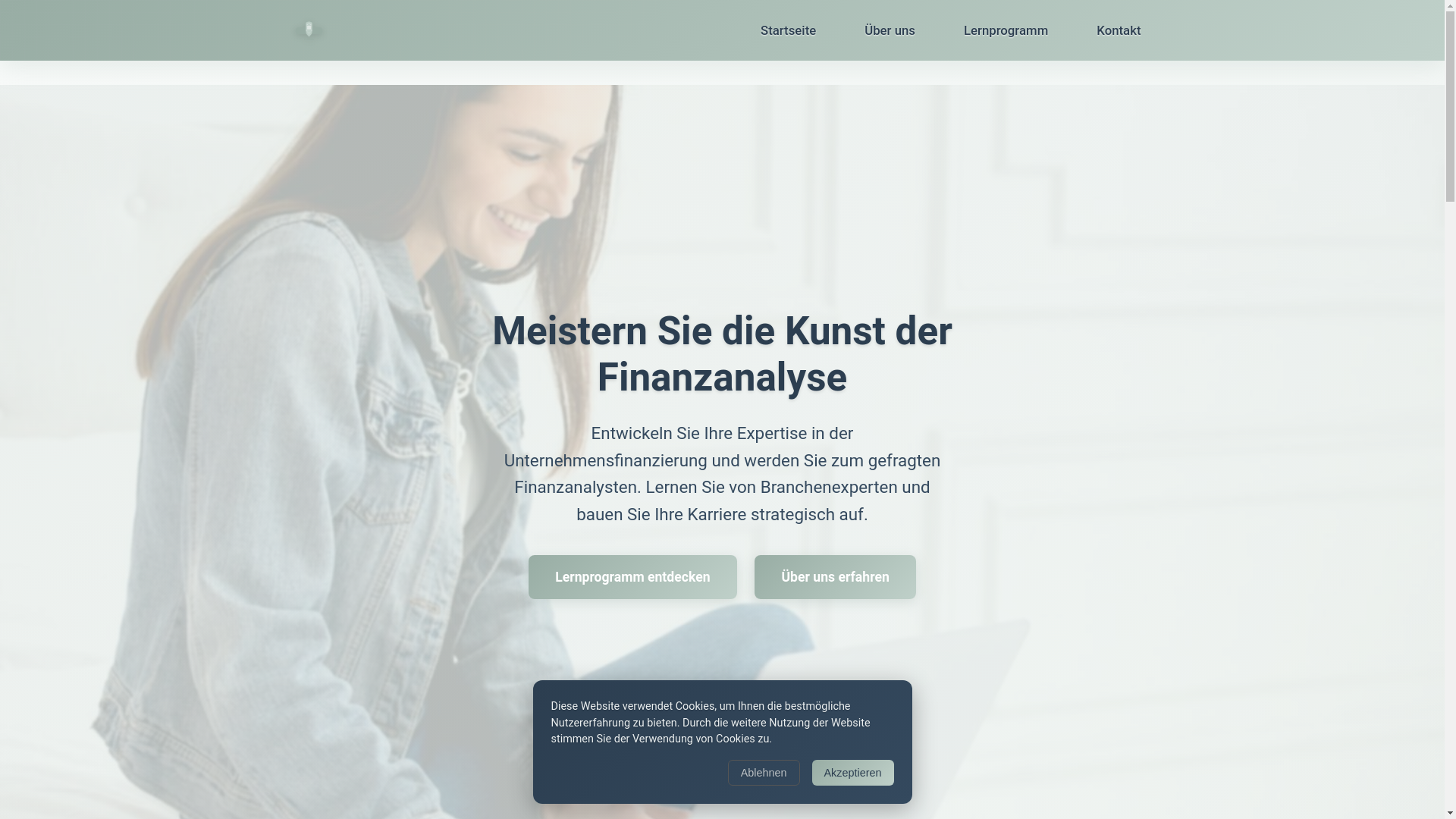 website screenshot of https://lorivasta.com/