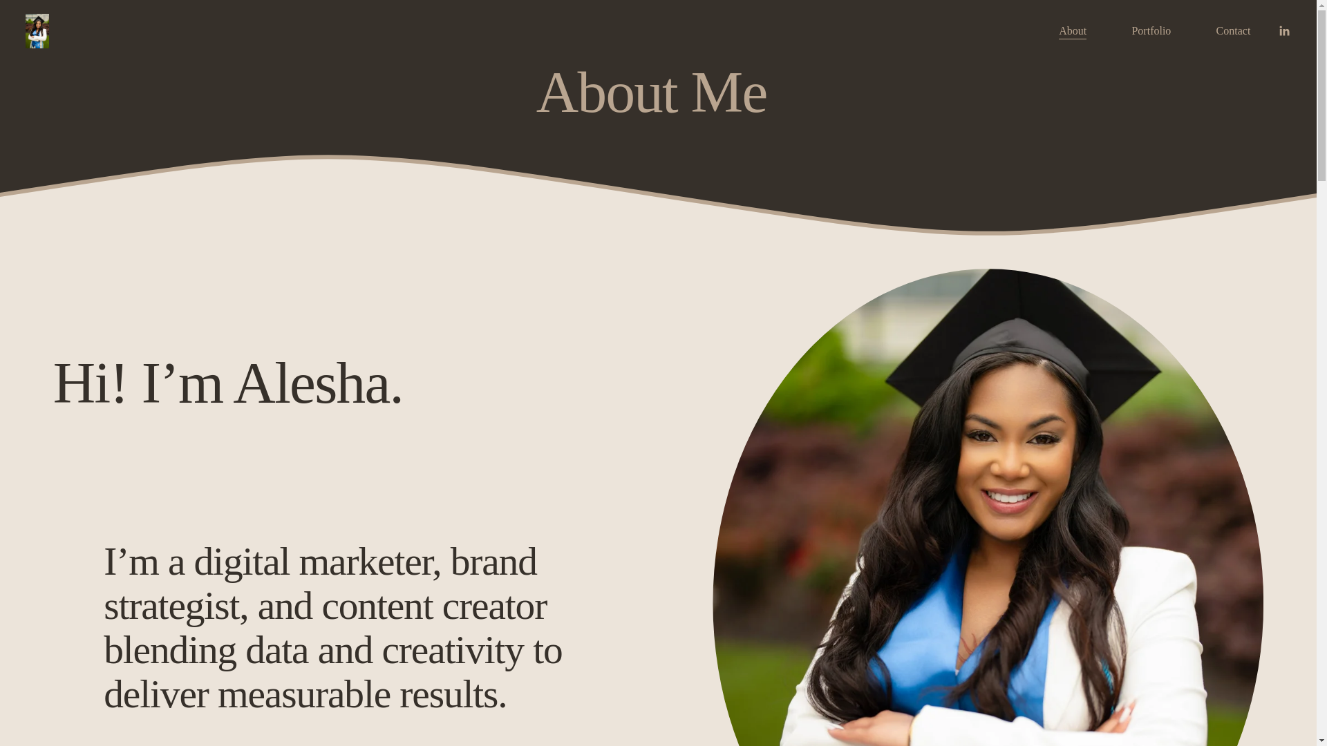 website screenshot of https://aleshacruz.com/