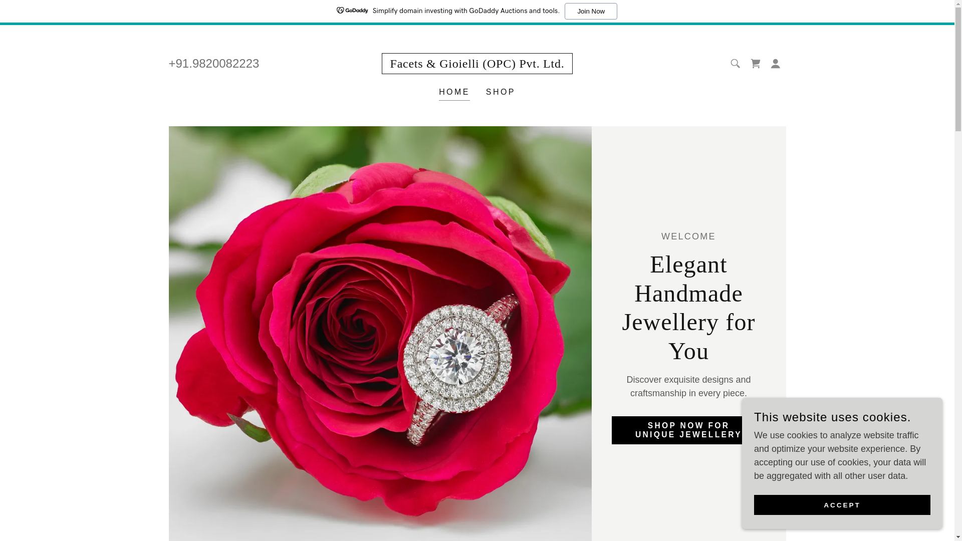 website screenshot of https://facetsgioielli.com/