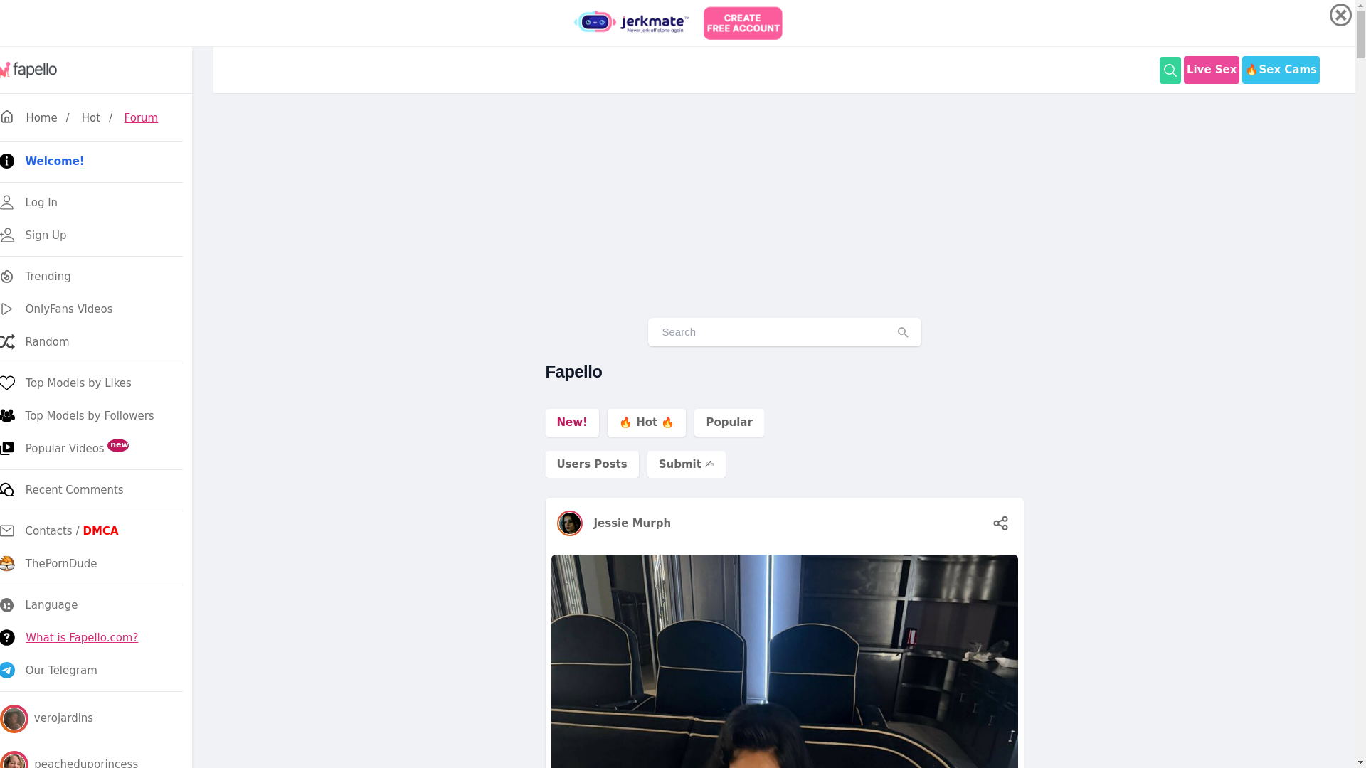 website screenshot of https://fapello.com/