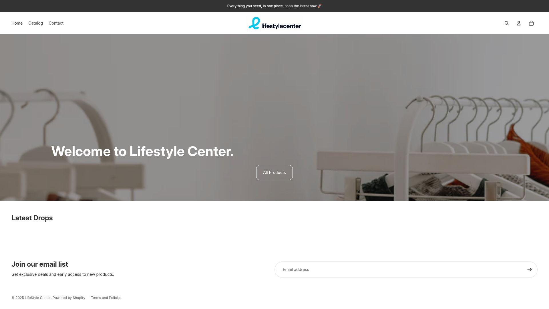 website screenshot of https://amberandivy.art/