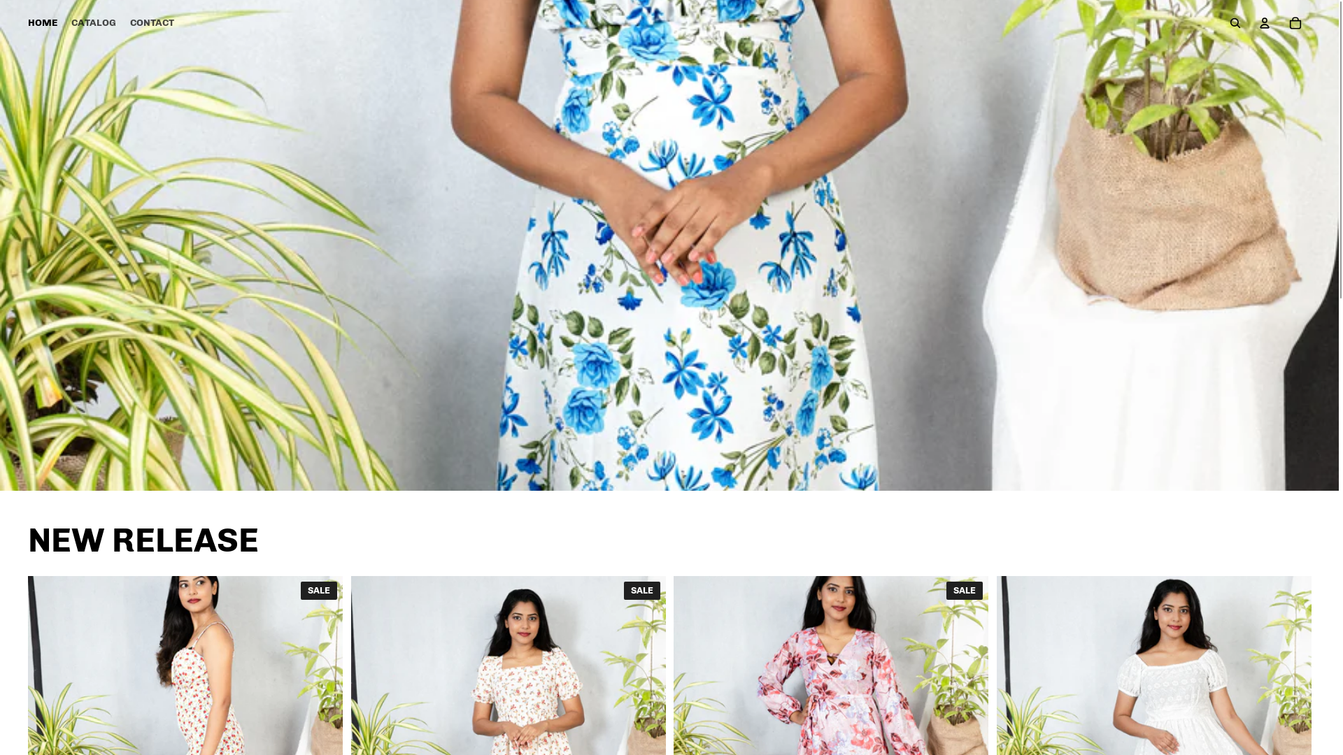website screenshot of https://poeselleclothing.com/