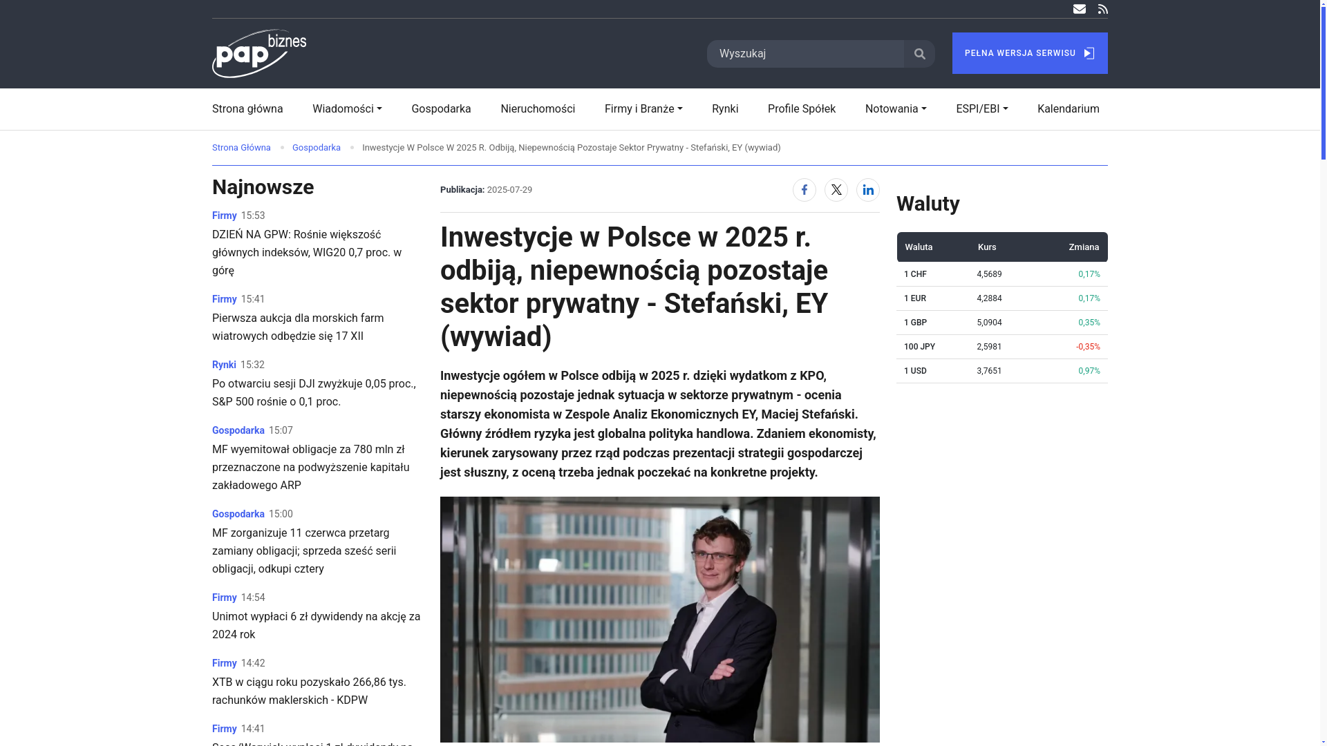 website screenshot of https://canoekarol.com/