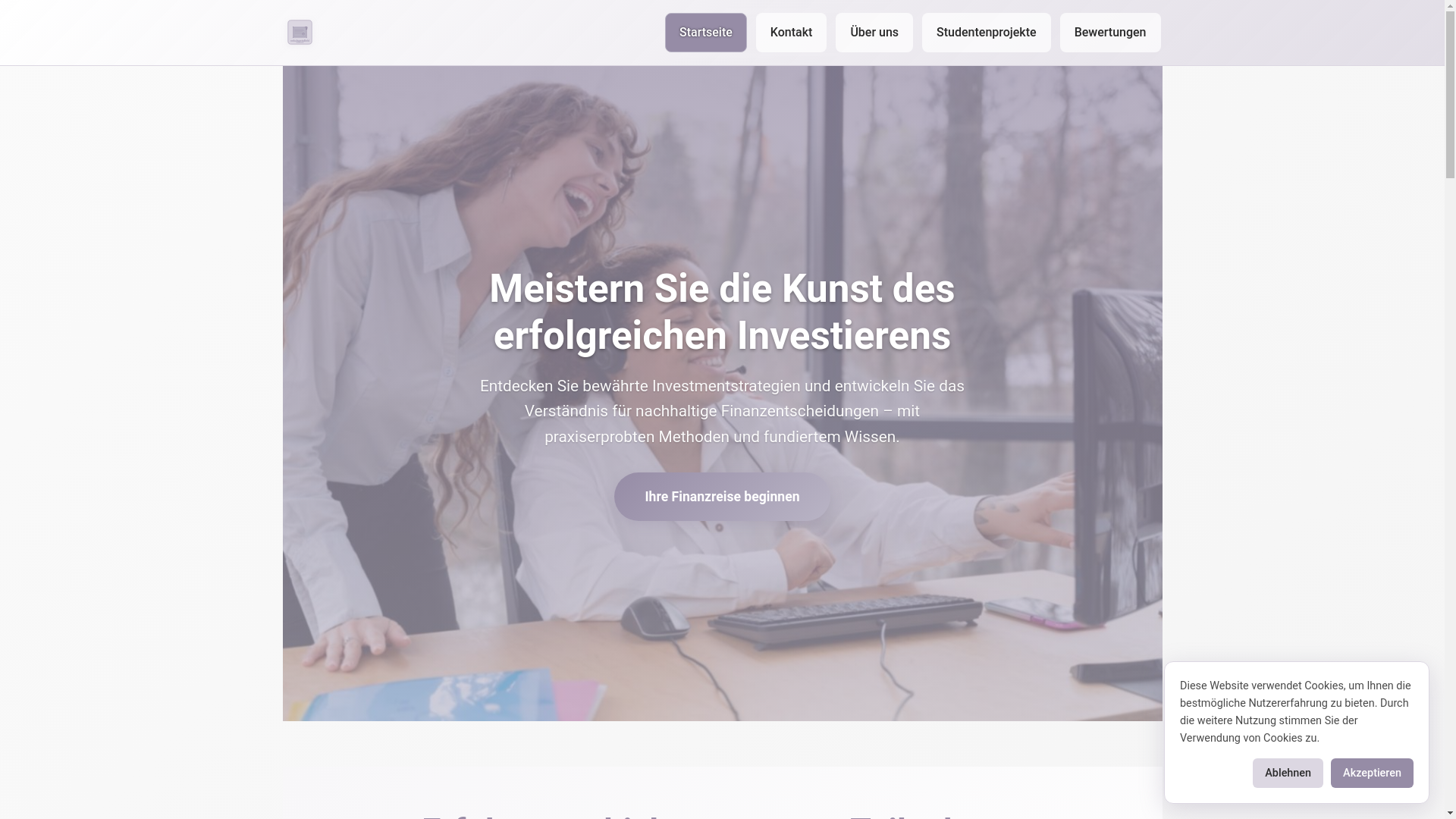 website screenshot of https://nebulapetalfield.com/