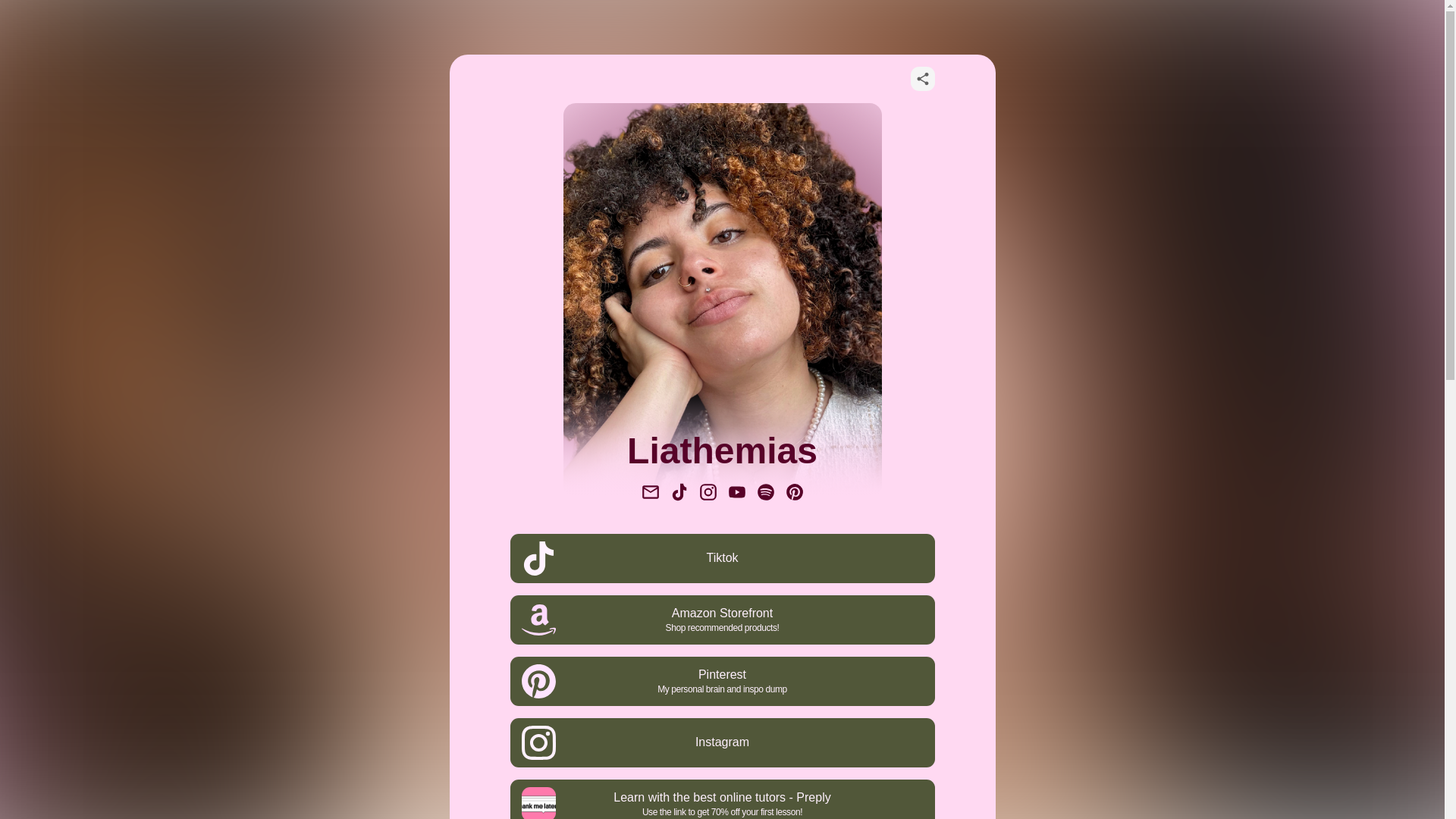 website screenshot of https://liathemias.com/