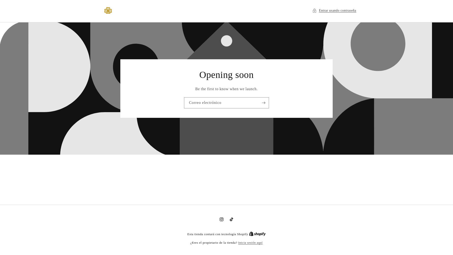 website screenshot of https://cloverluxemx.com/