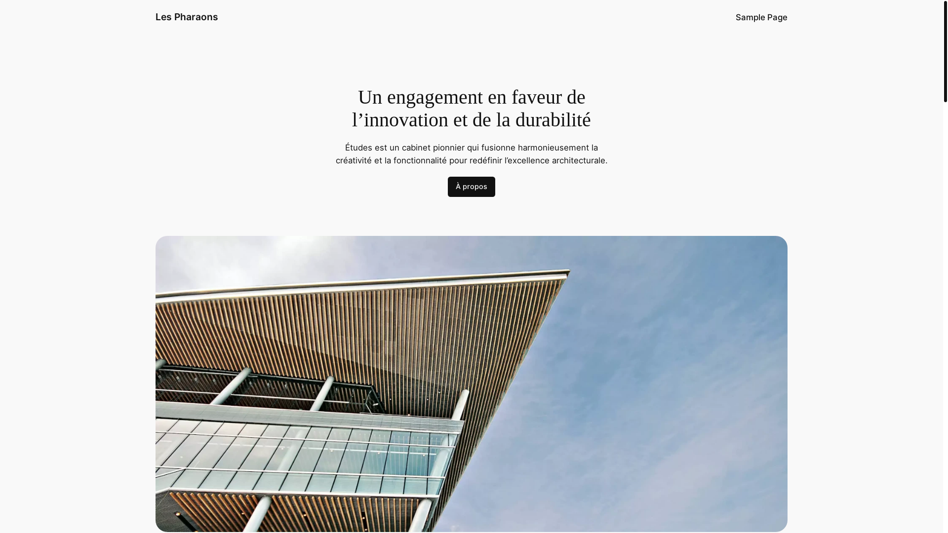website screenshot of https://lespharaons-world.com/