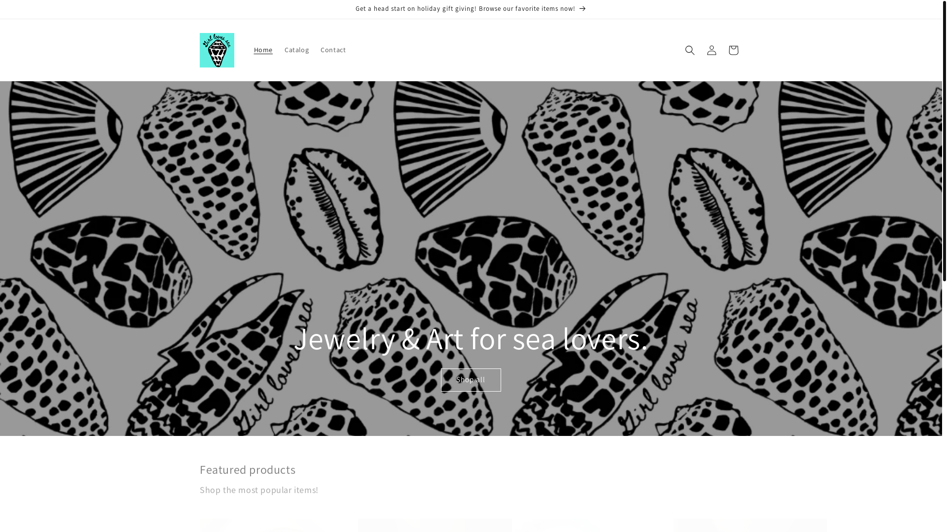 website screenshot of https://girllovessea.com/