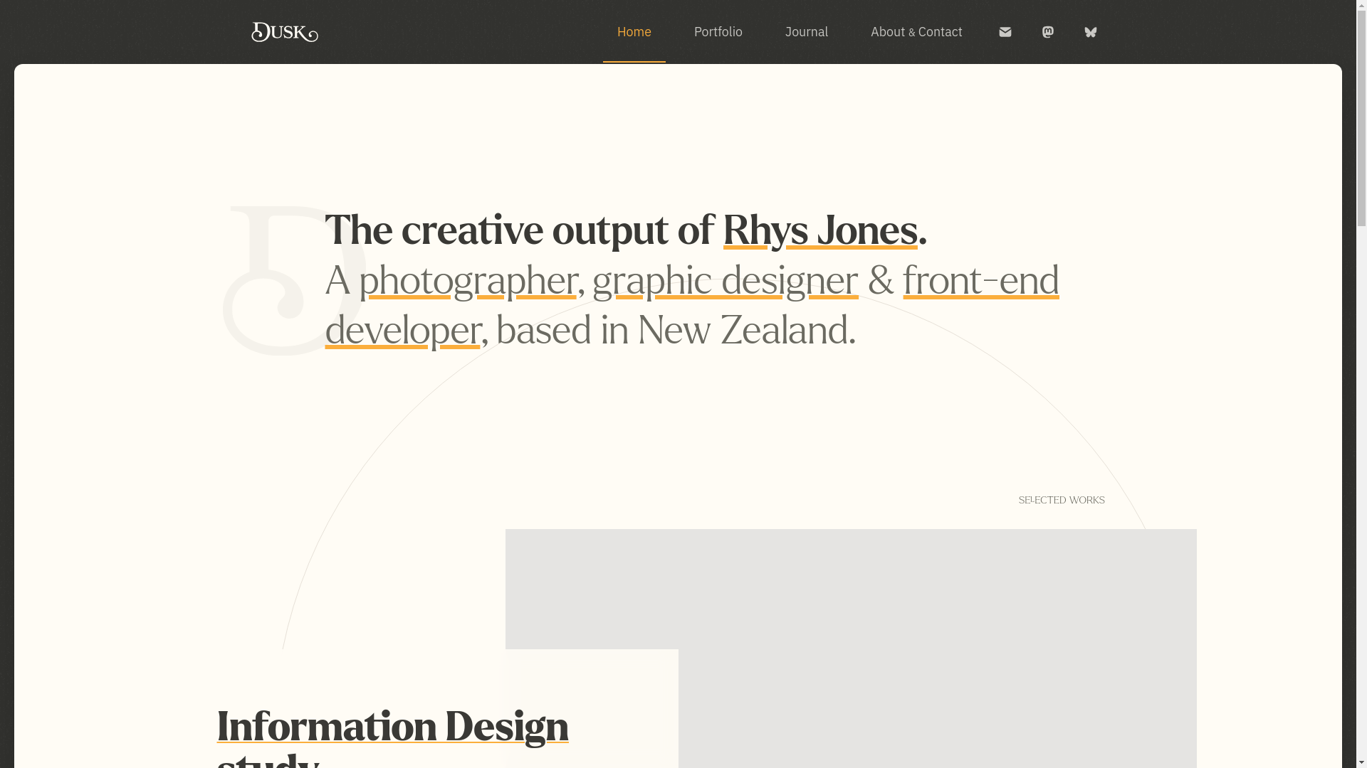website screenshot of https://www.madebydusk.com/