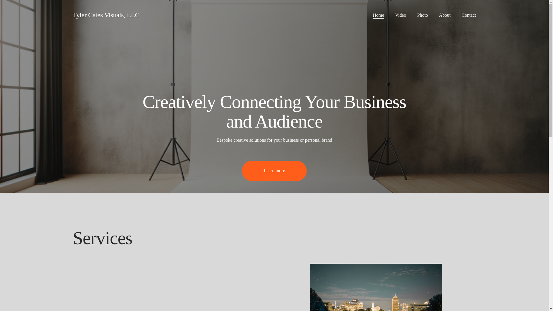 website screenshot of https://sondercreativehouse.com/