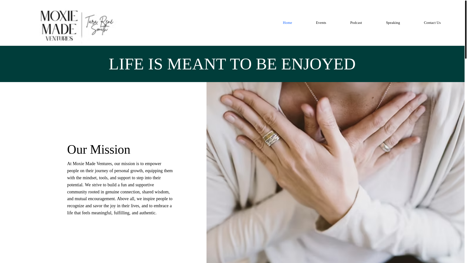 website screenshot of https://tararenesmith.com/