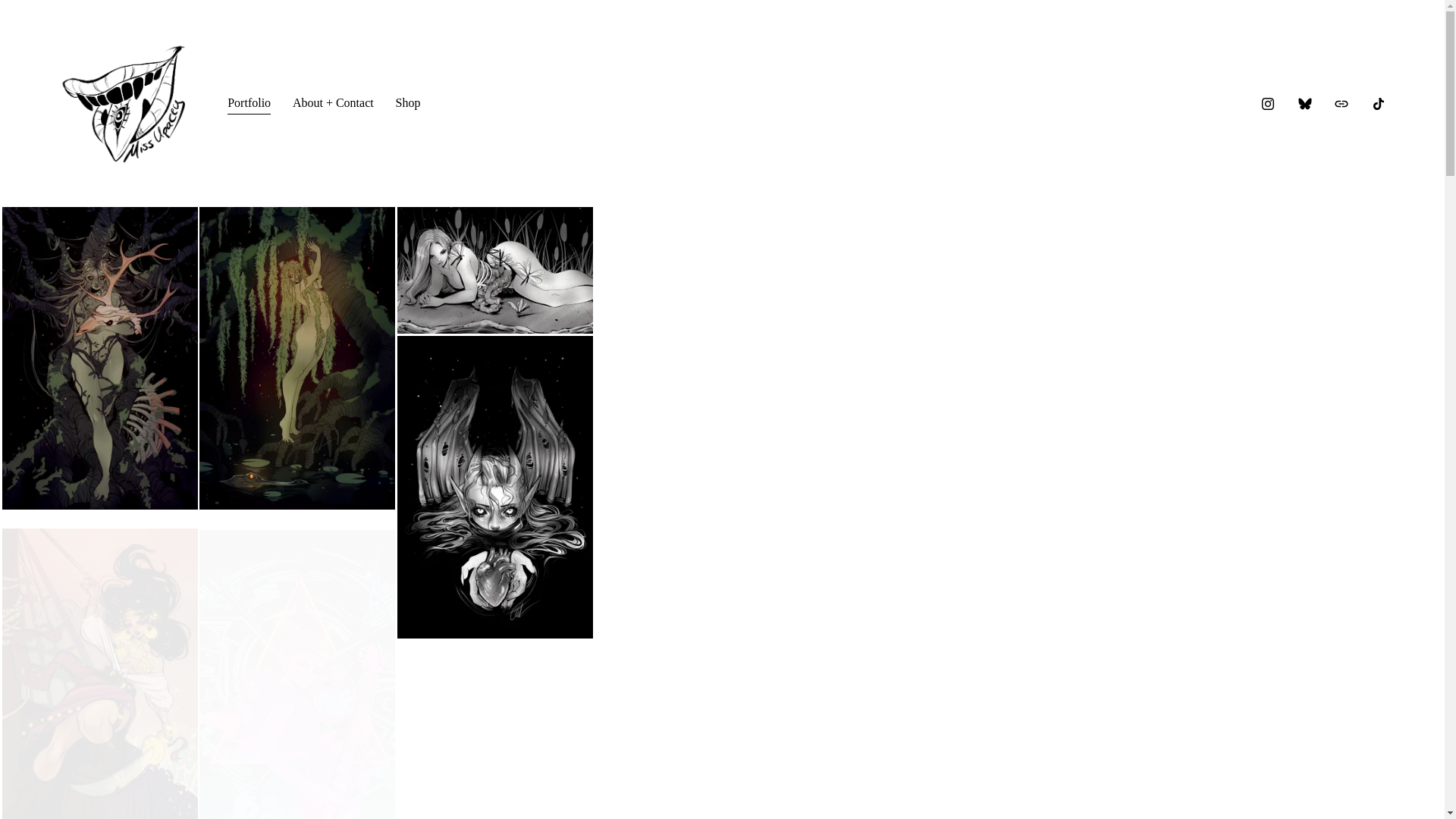 website screenshot of https://ashleighizienicki.com/