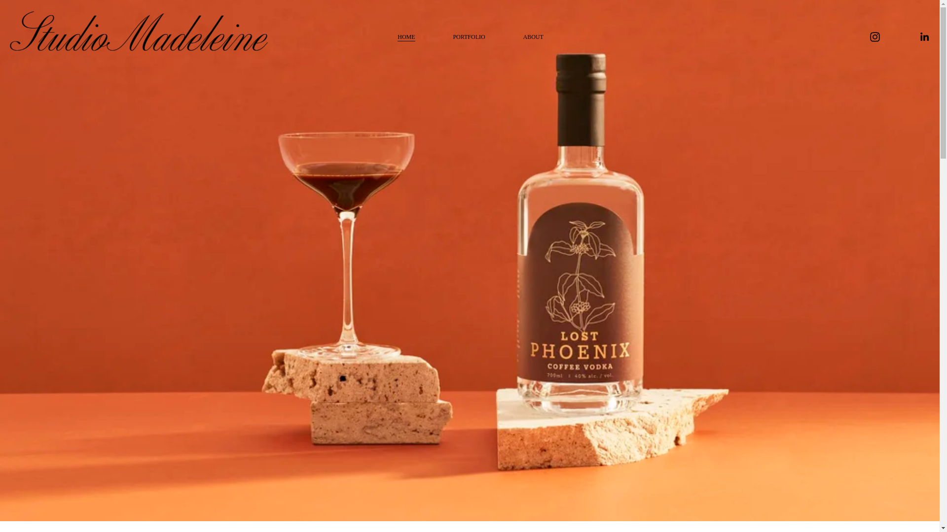website screenshot of https://studiomadeleine.de/