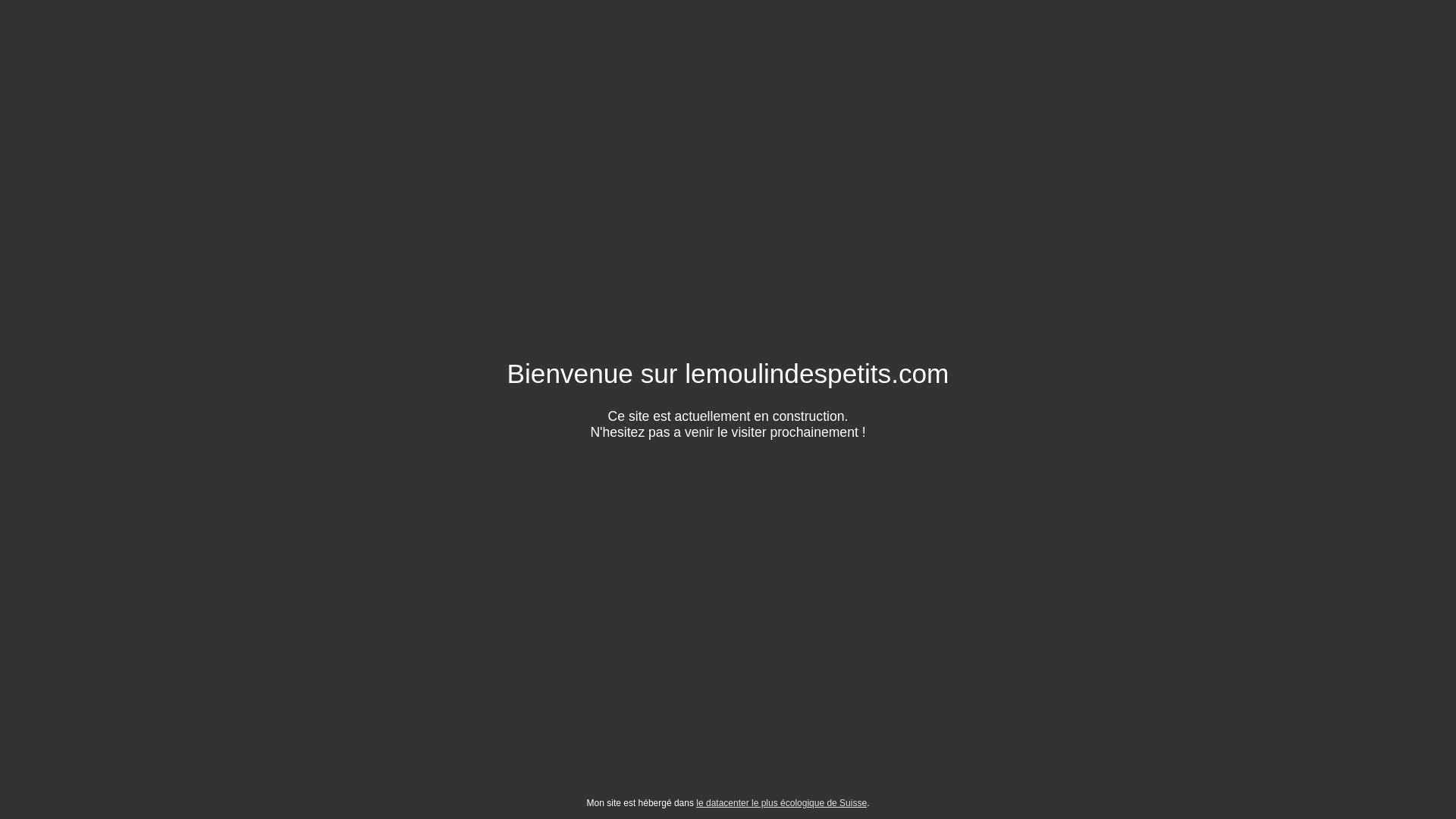 website screenshot of https://lemoulindespetits.com/