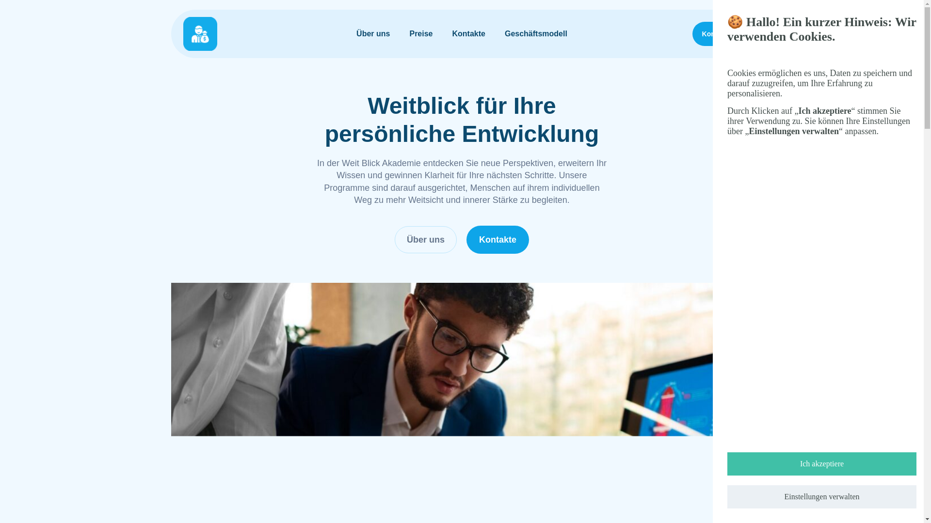 website screenshot of https://weitblickak.com/