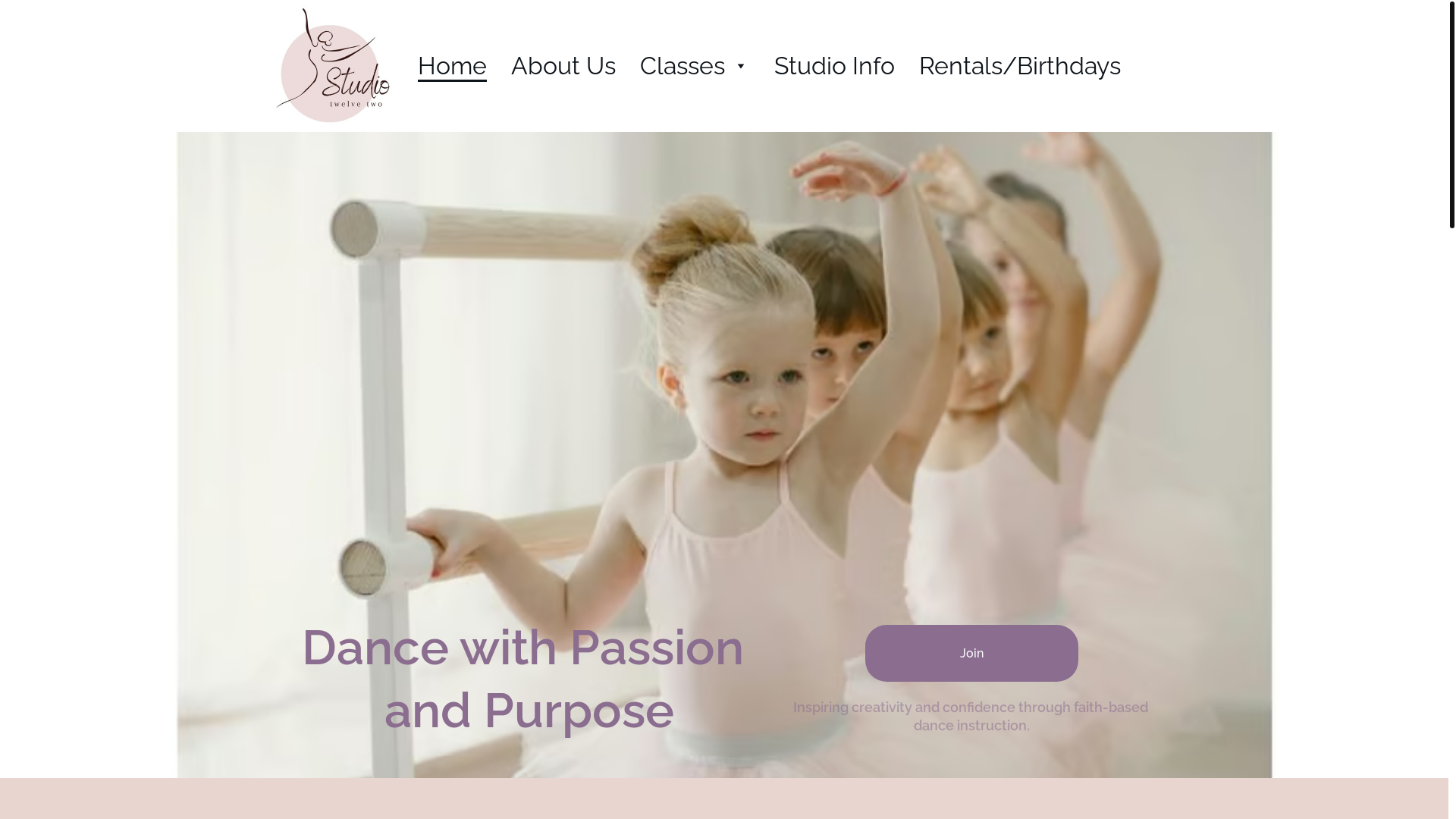 website screenshot of https://studiotwelvetwo.com/