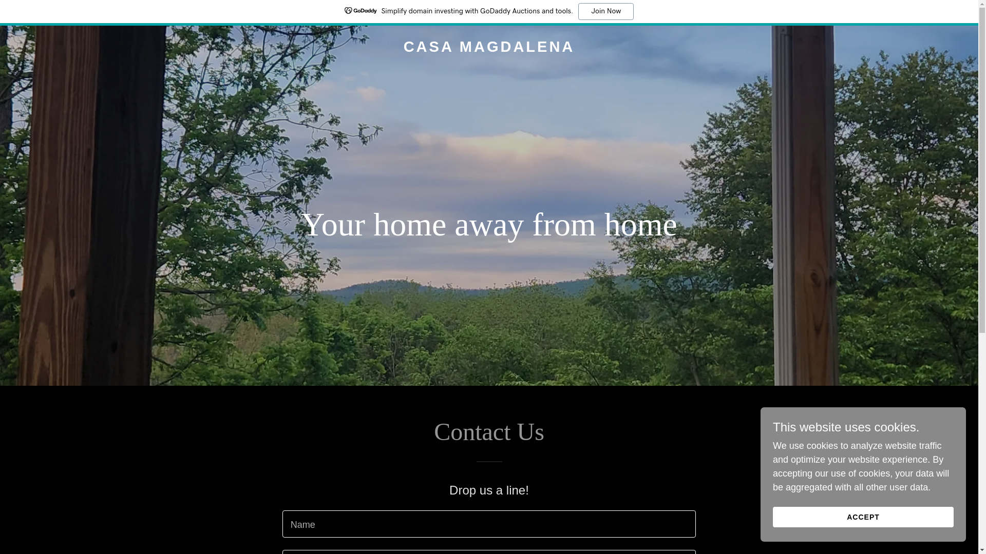 website screenshot of https://casamagdalenacr.com/