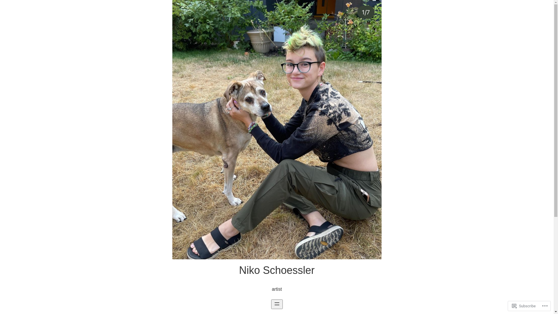 website screenshot of https://nikomakesart.com/
