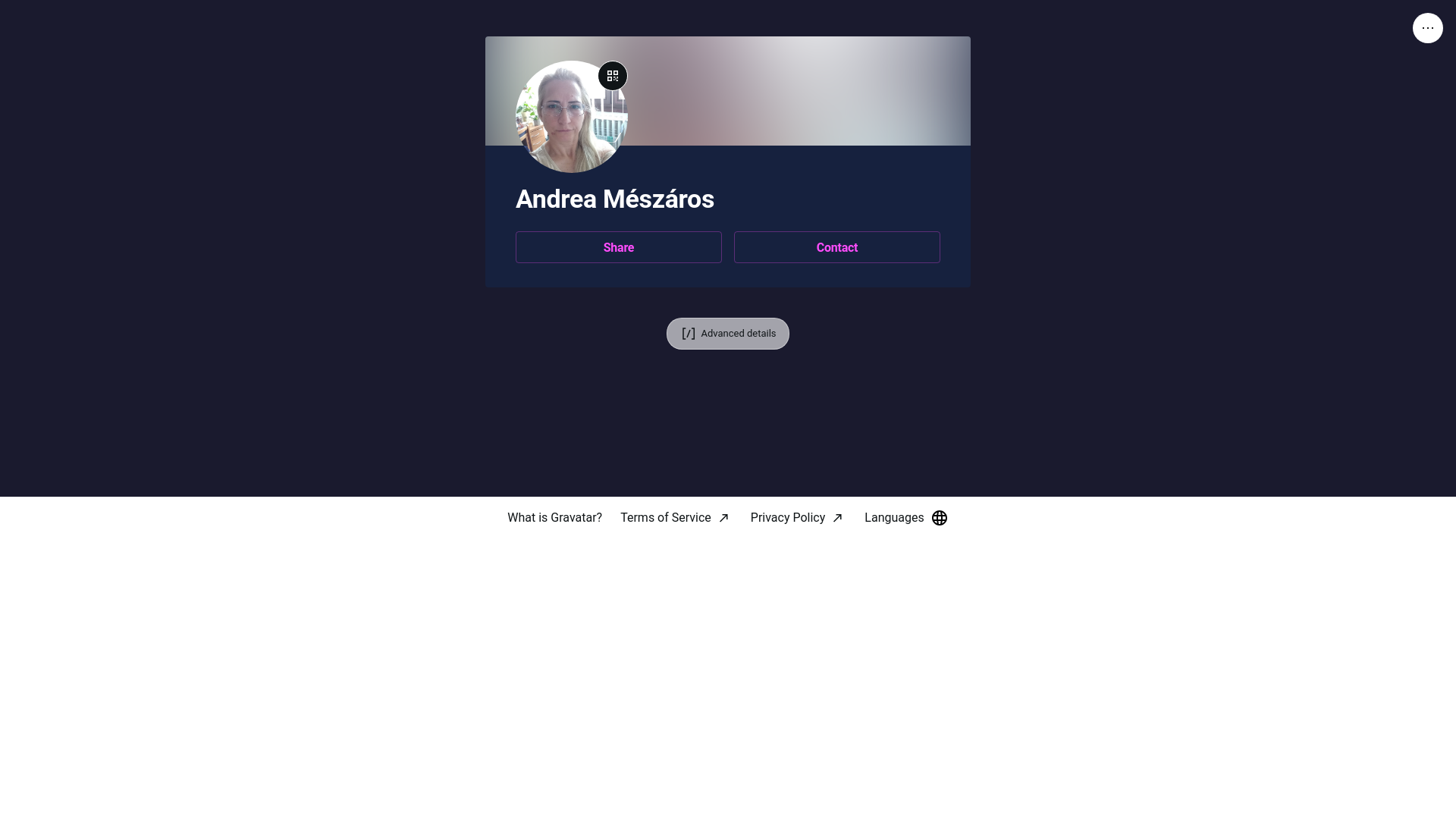 website screenshot of https://andreameszaros.link/