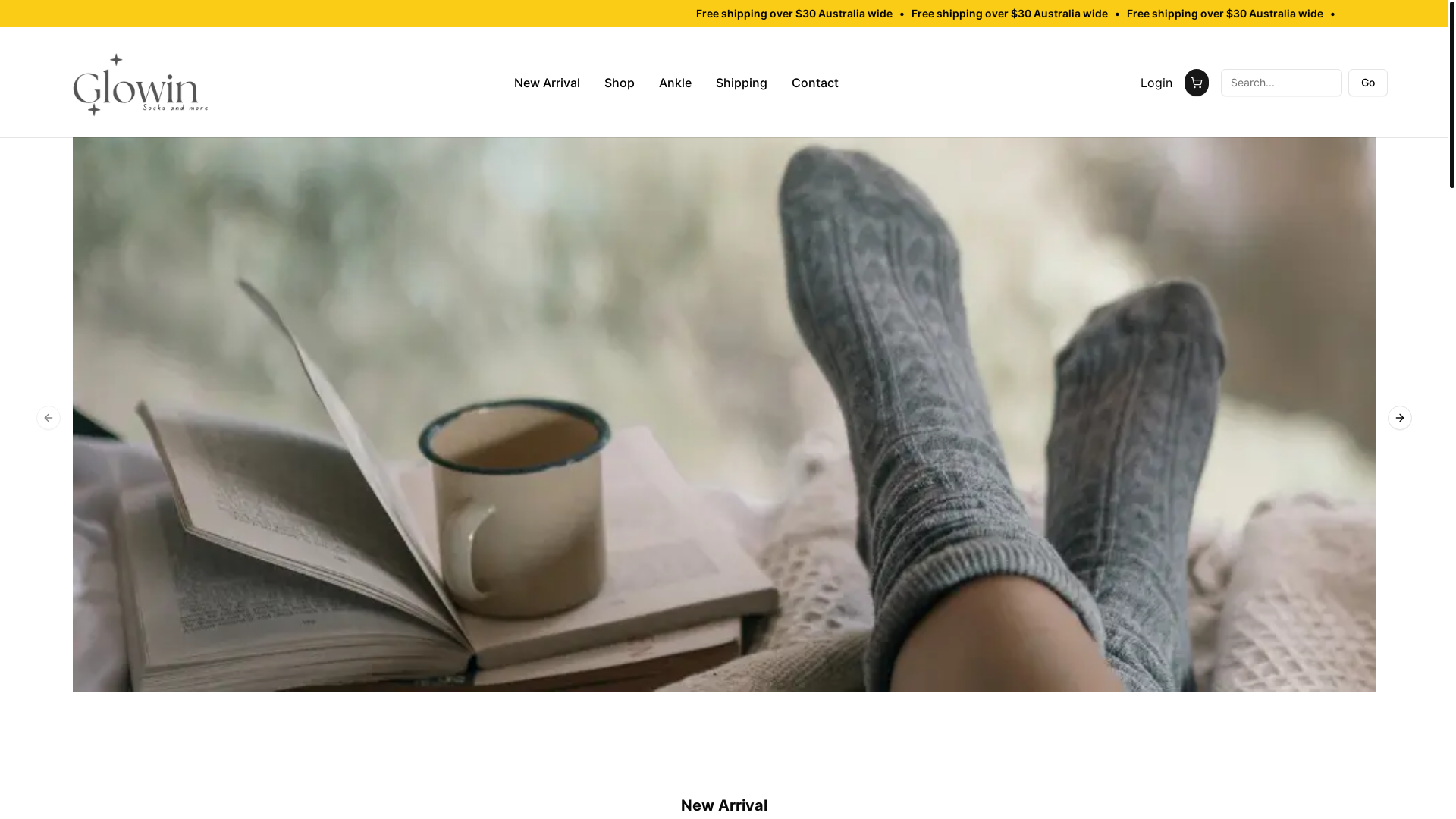 website screenshot of https://glowinsocks.store/