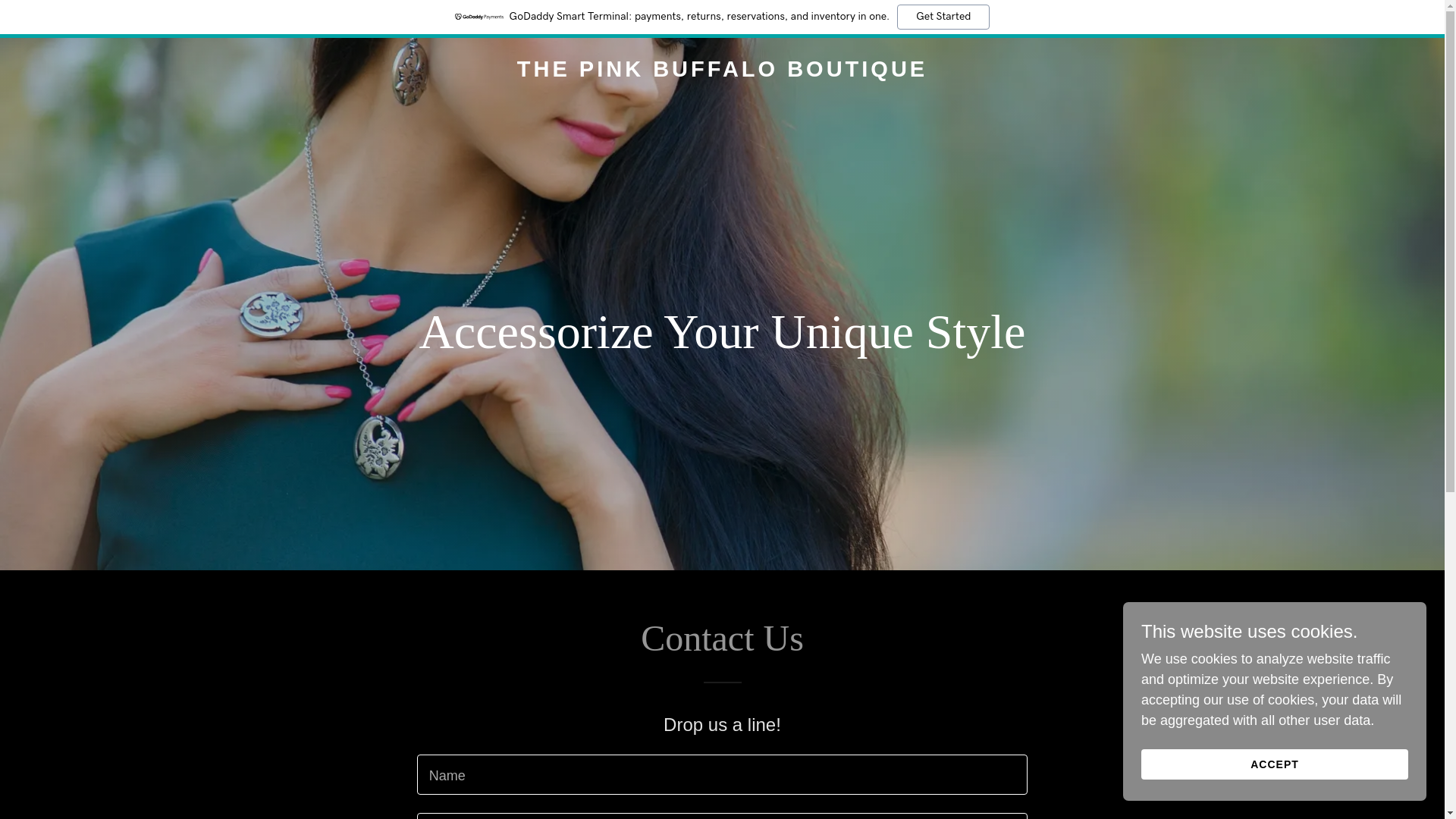 website screenshot of https://thepinkbuffalo.boutique/