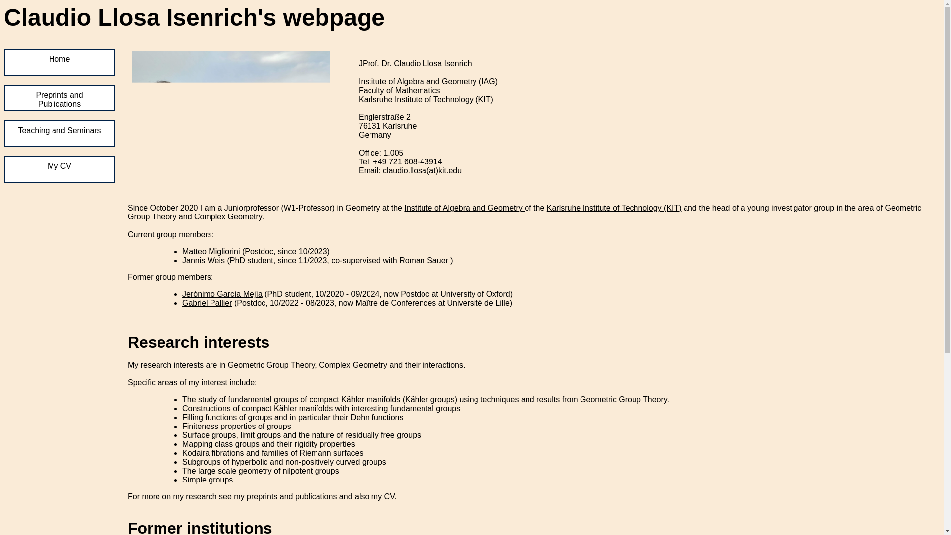 website screenshot of https://claudiollosa.com/