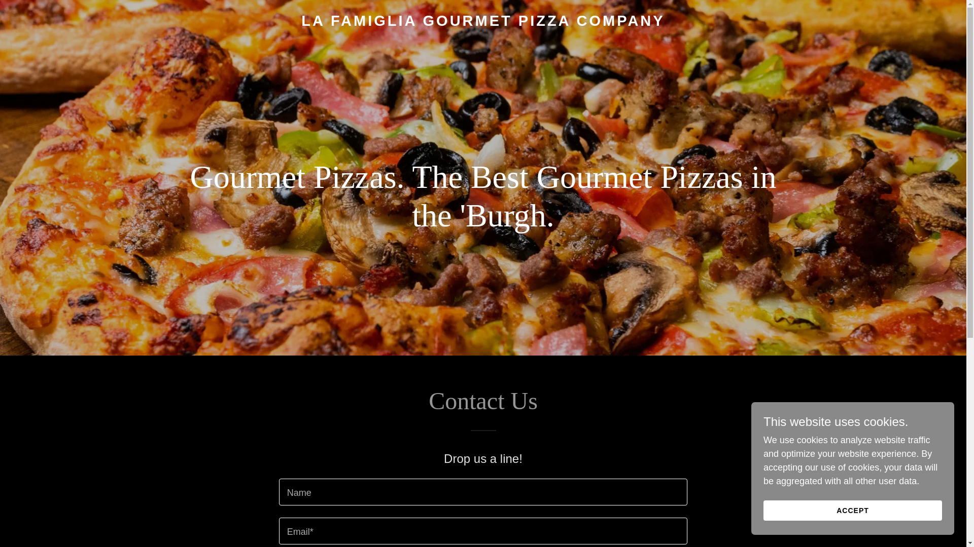 website screenshot of https://lafamigliagourmetpizza.com/