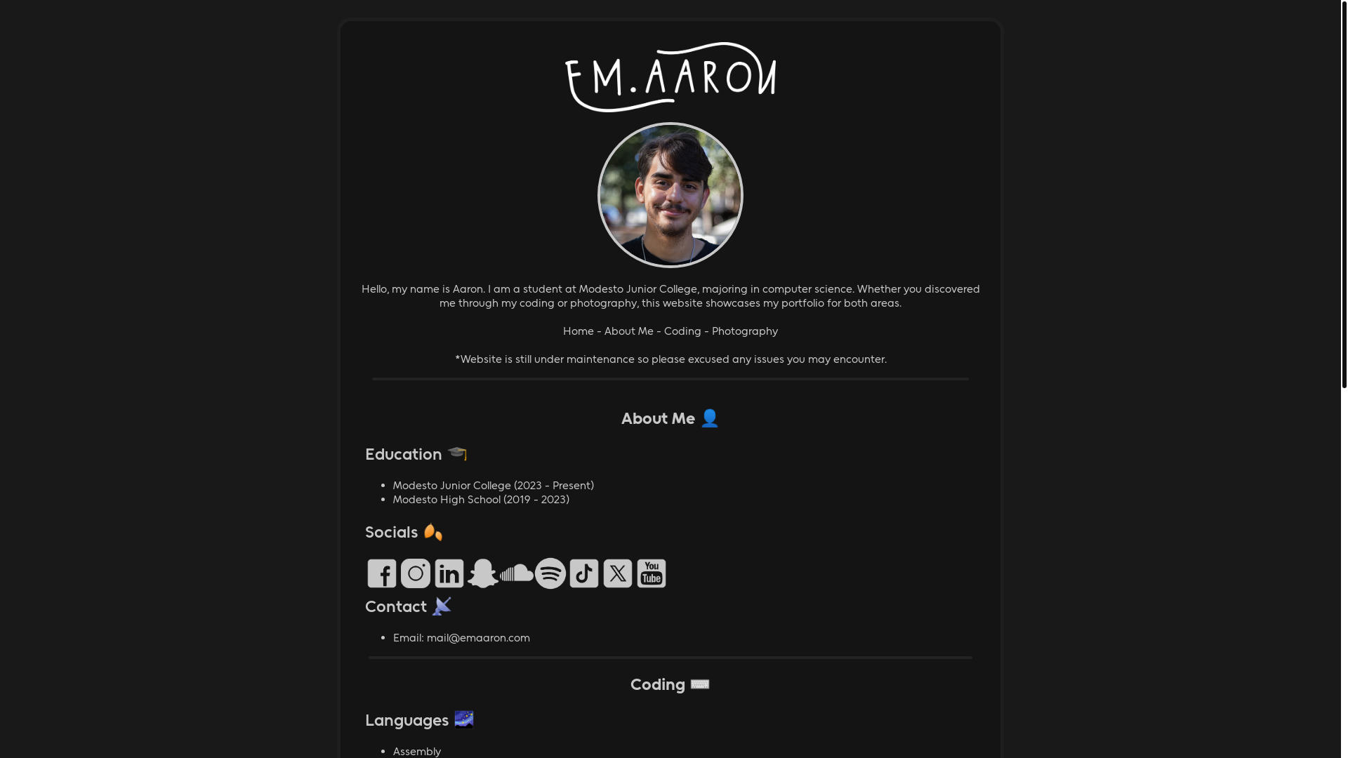 website screenshot of https://emaaron.pages.dev/
