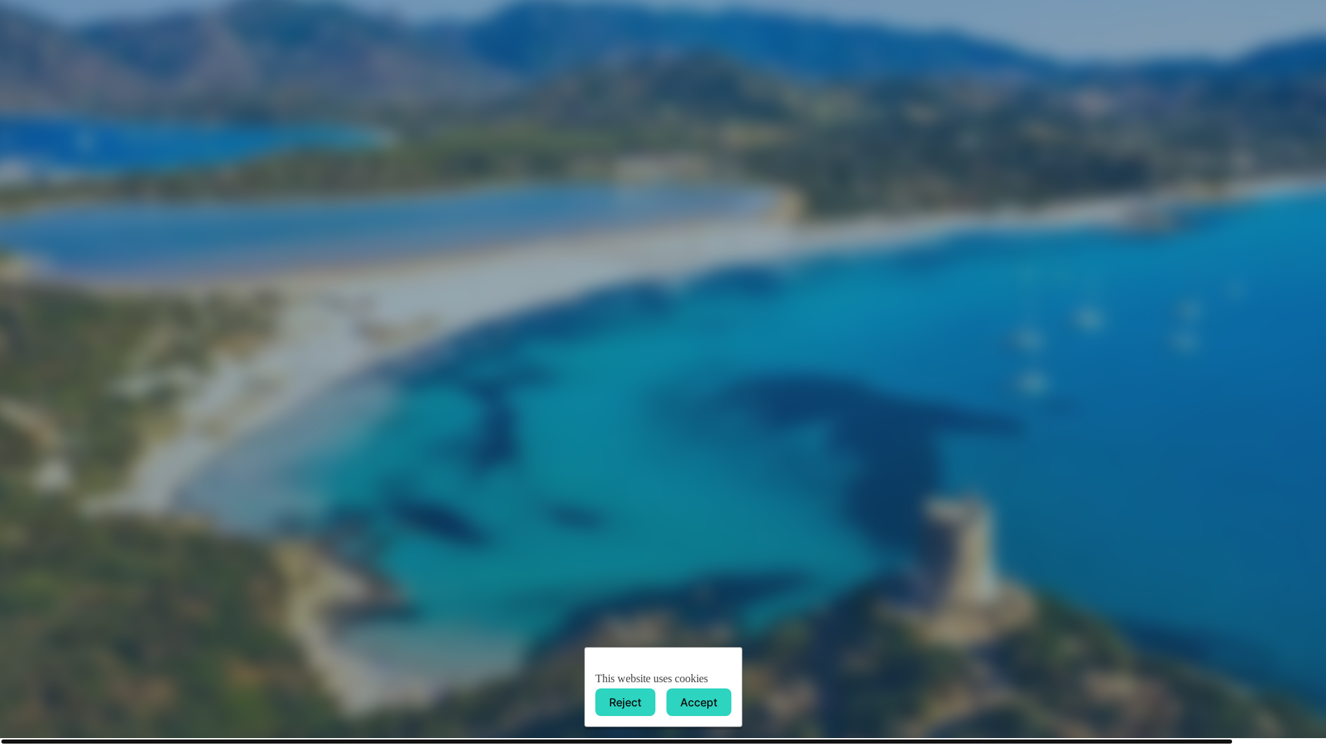 website screenshot of https://villaelisavillasimius.com/