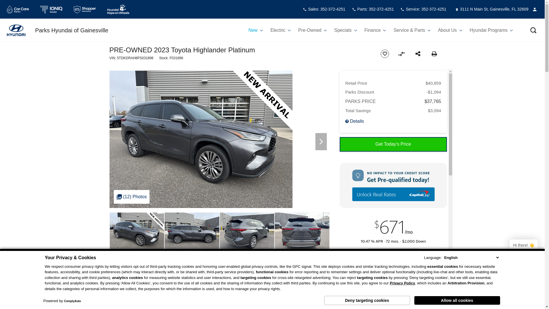 website screenshot of https://www.hyundaiofgainesville.com/inventory/5TDKDRAH8PS031896/